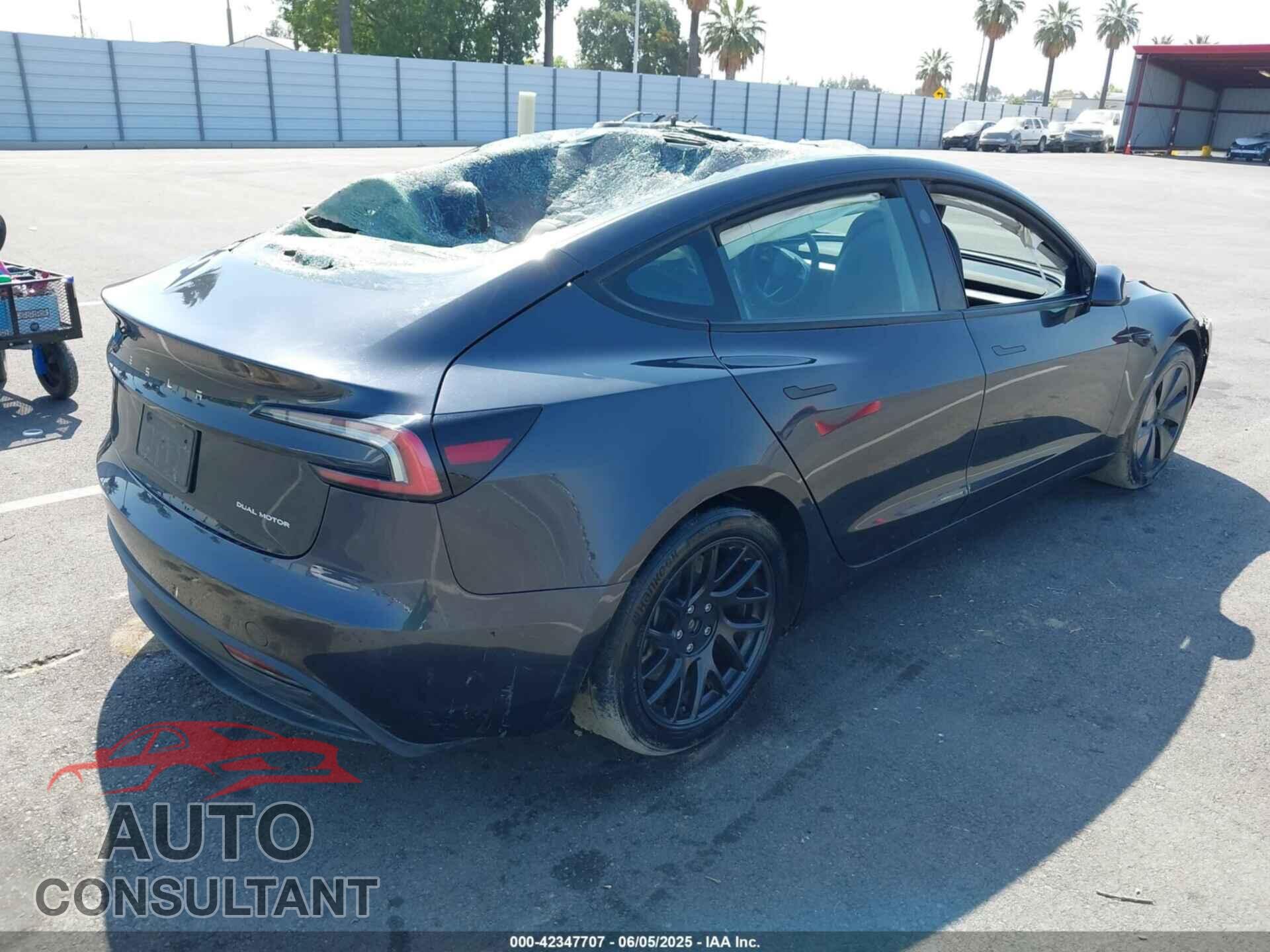TESLA MODEL 3 2024 - 5YJ3E1EB8RF732423