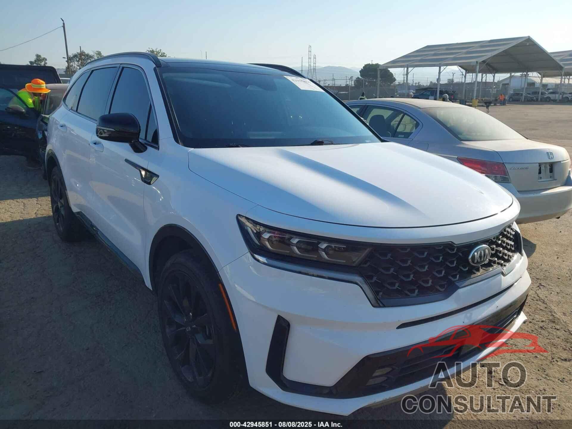 KIA SORENTO 2021 - 5XYRK4LFXMG027876