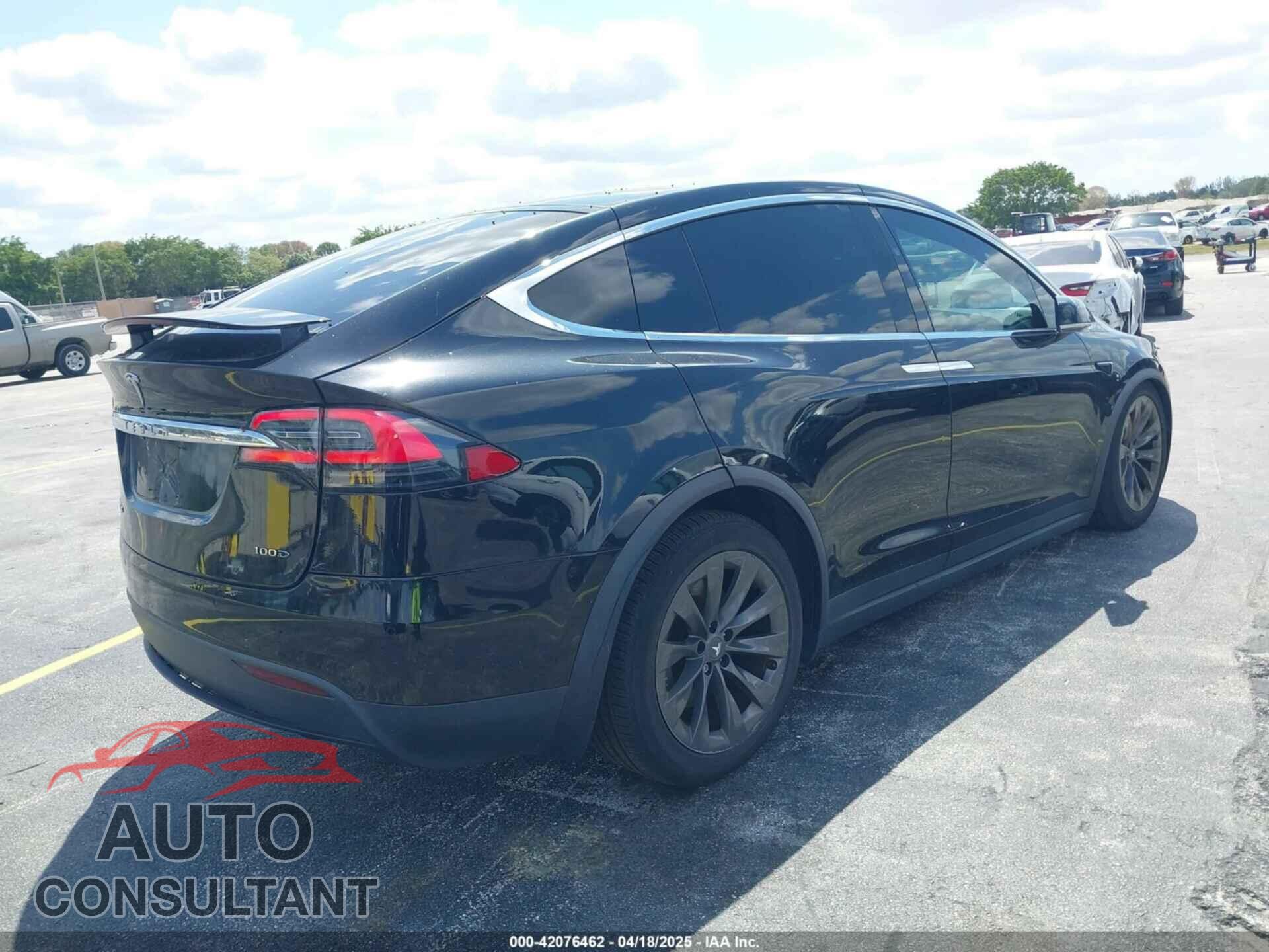 TESLA MODEL X 2017 - 5YJXCBE21HF054898