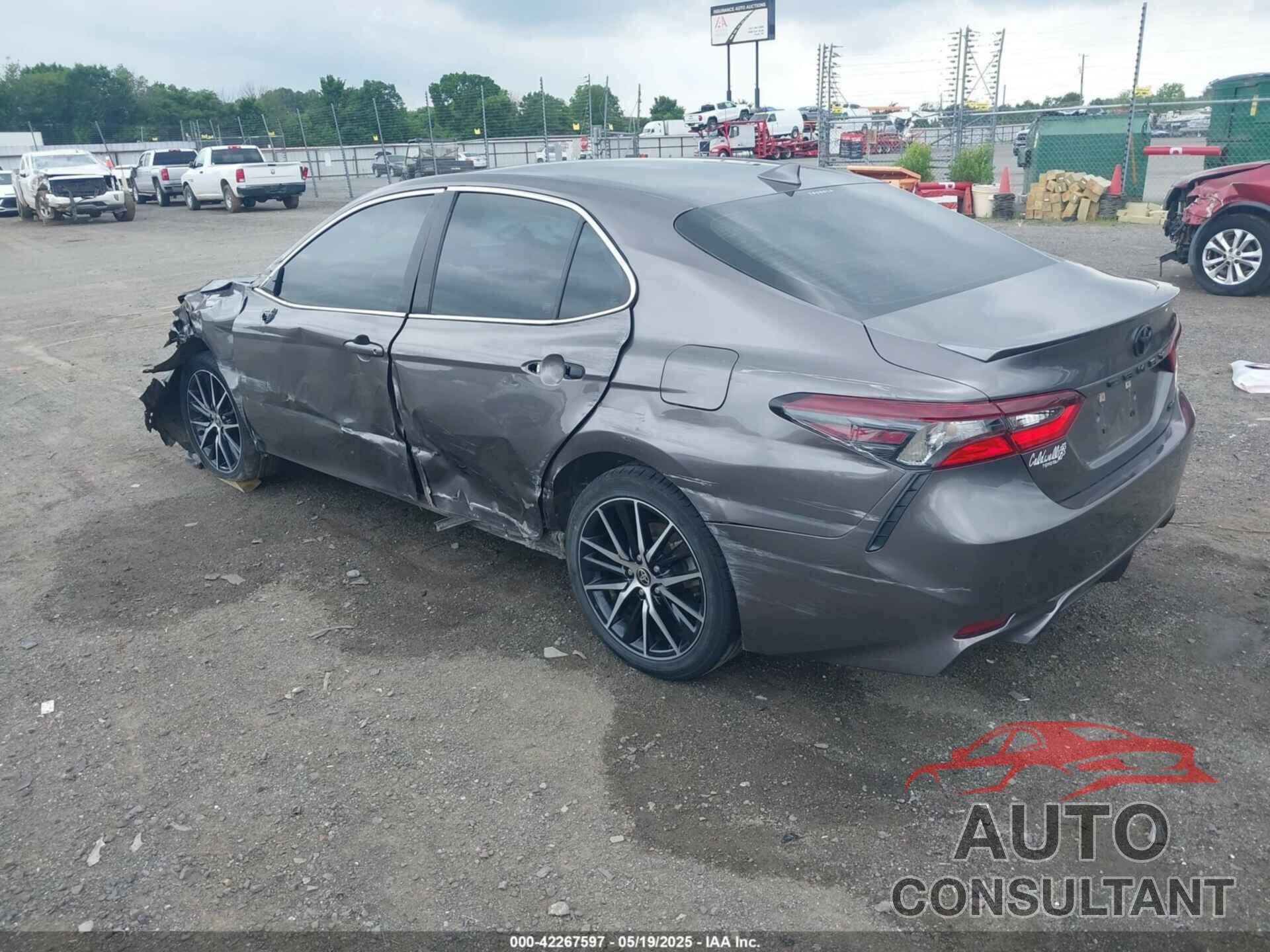 TOYOTA CAMRY 2023 - 4T1G11AK8PU798523