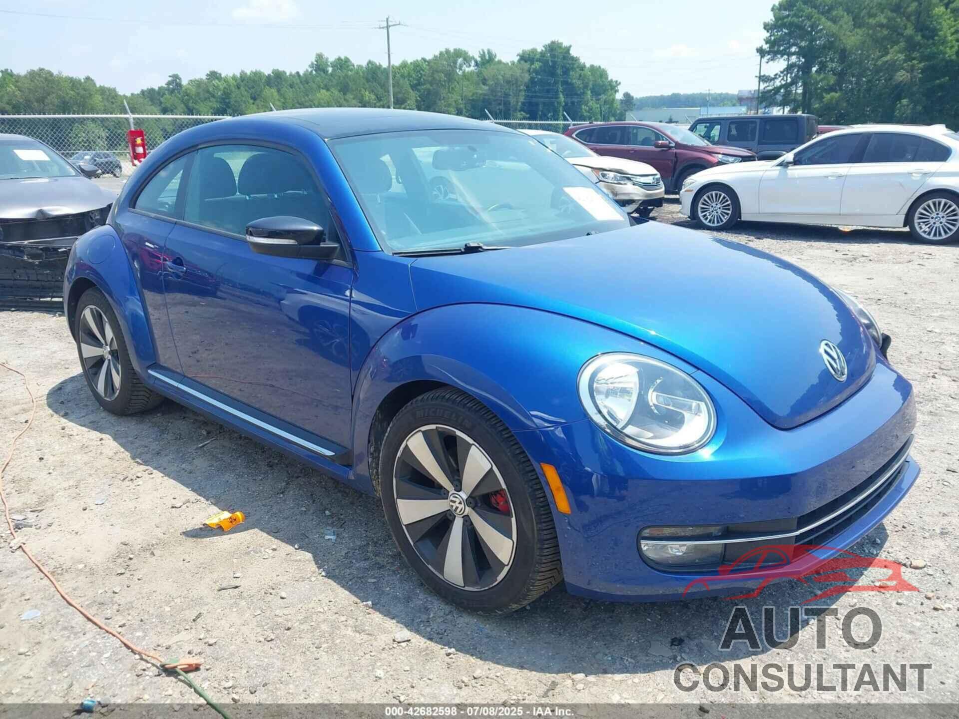VOLKSWAGEN BEETLE 2013 - 3VWVA7AT5DM618726
