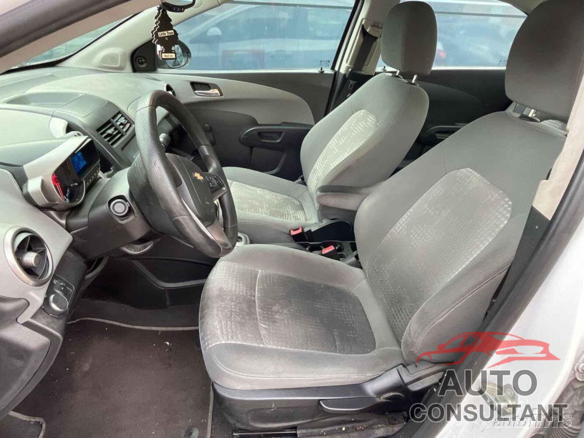 CHEVROLET SONIC 2014 - 1G1JA5SG3E4180849