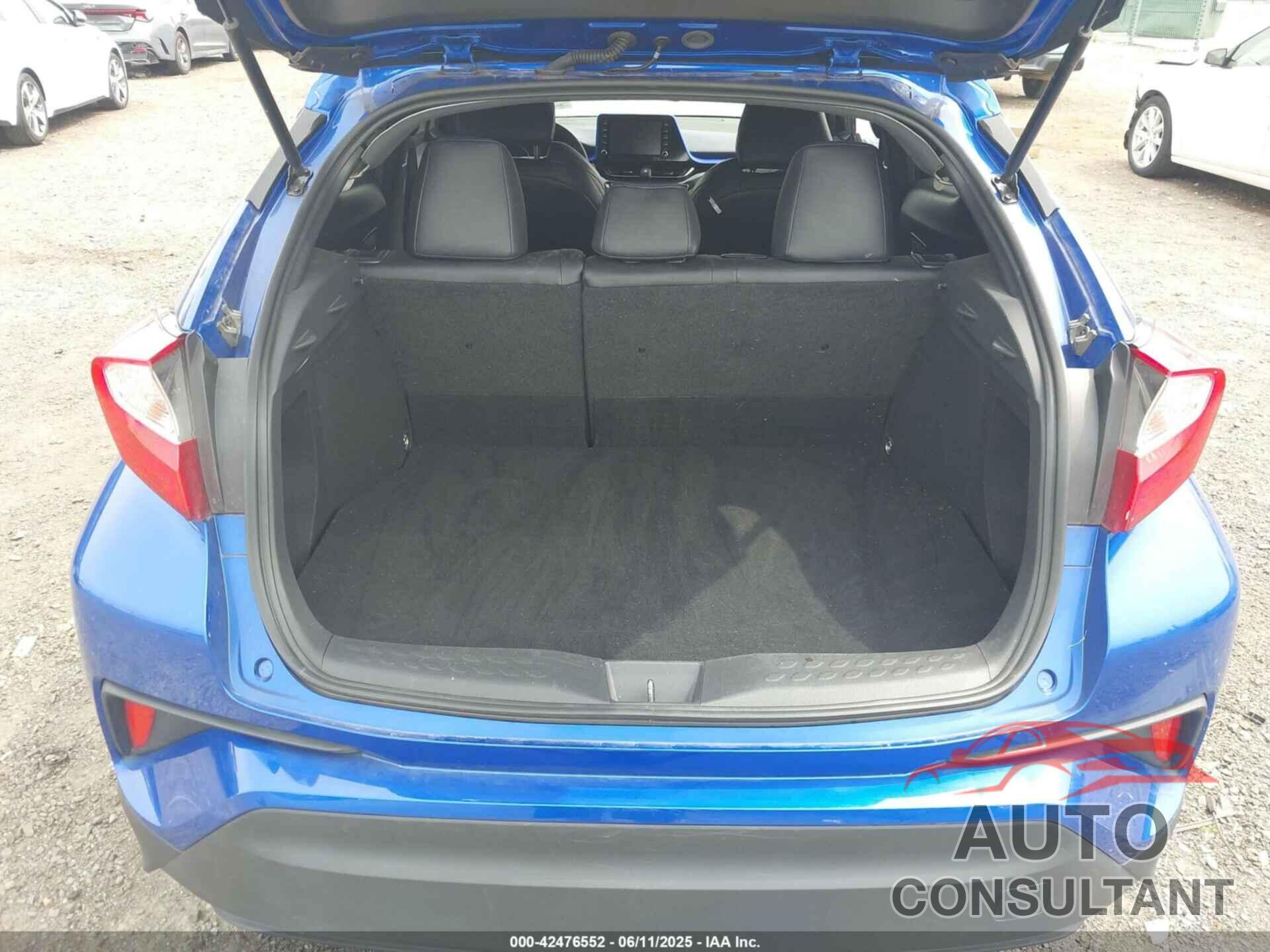 TOYOTA C-HR 2021 - JTNKHMBX9M1115355