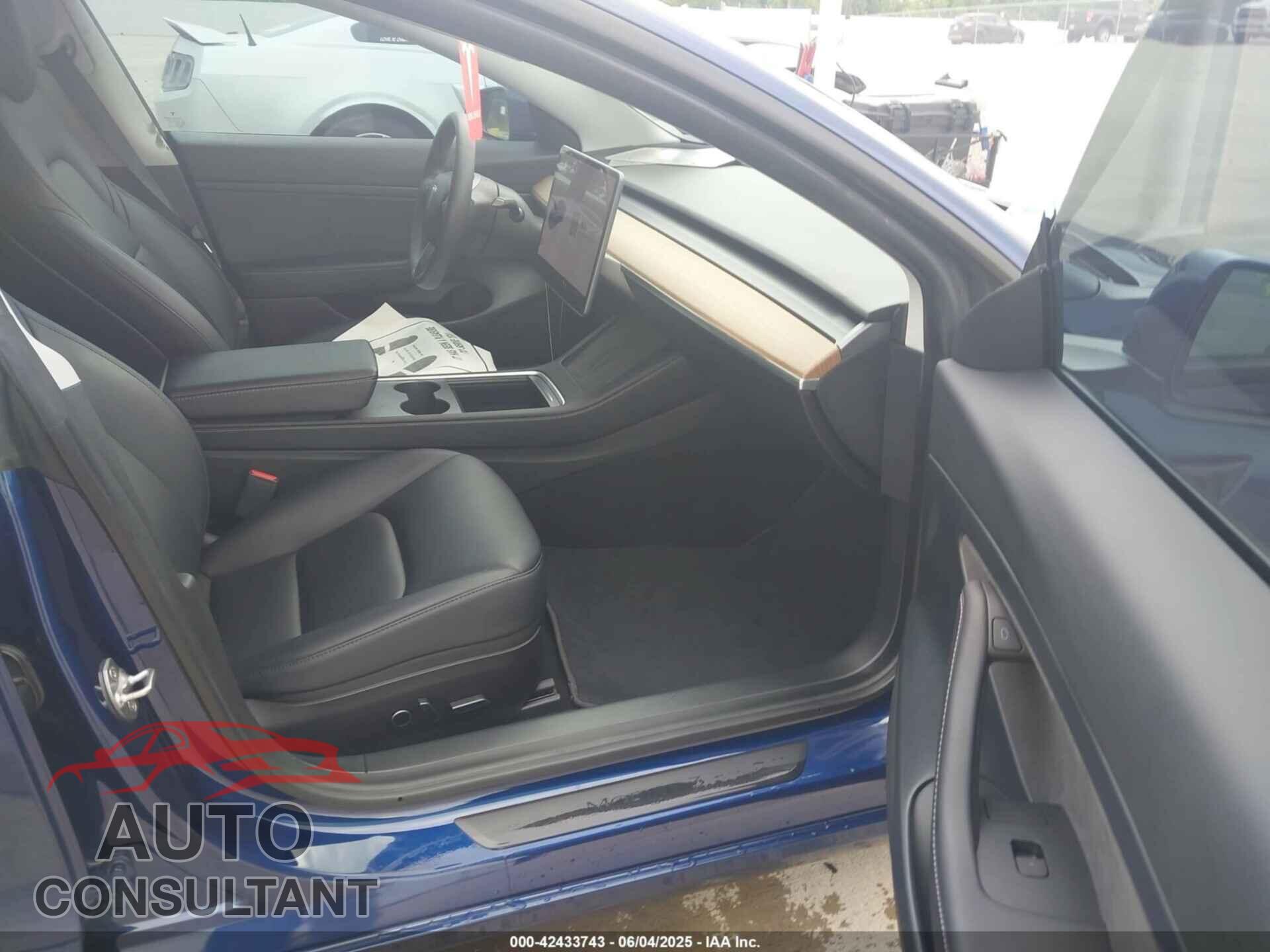 TESLA MODEL 3 2021 - 5YJ3E1EA5MF920719