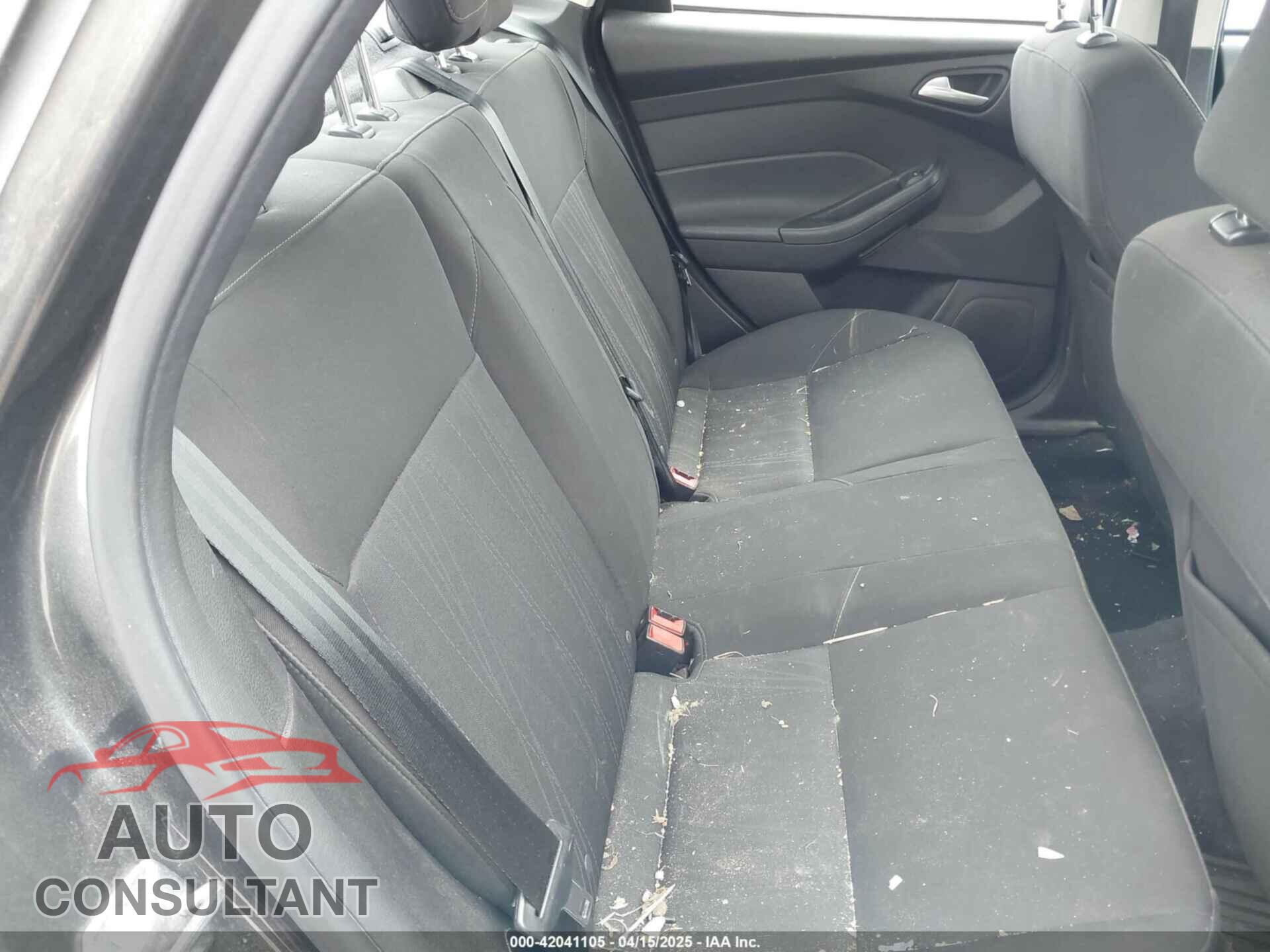 FORD FOCUS 2015 - 1FADP3F24FL286486