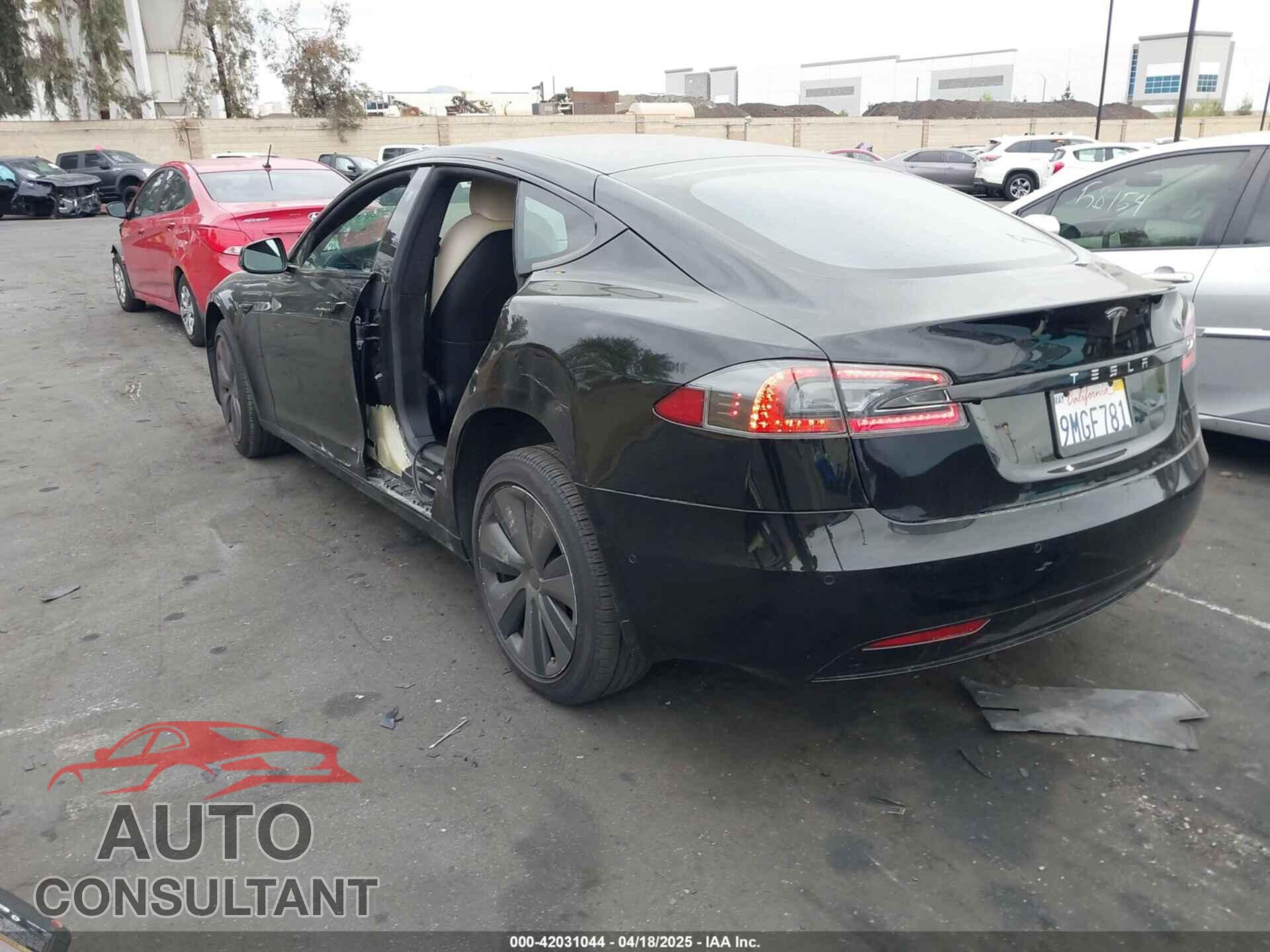 TESLA MODEL S 2020 - 5YJSA1E23LF390913