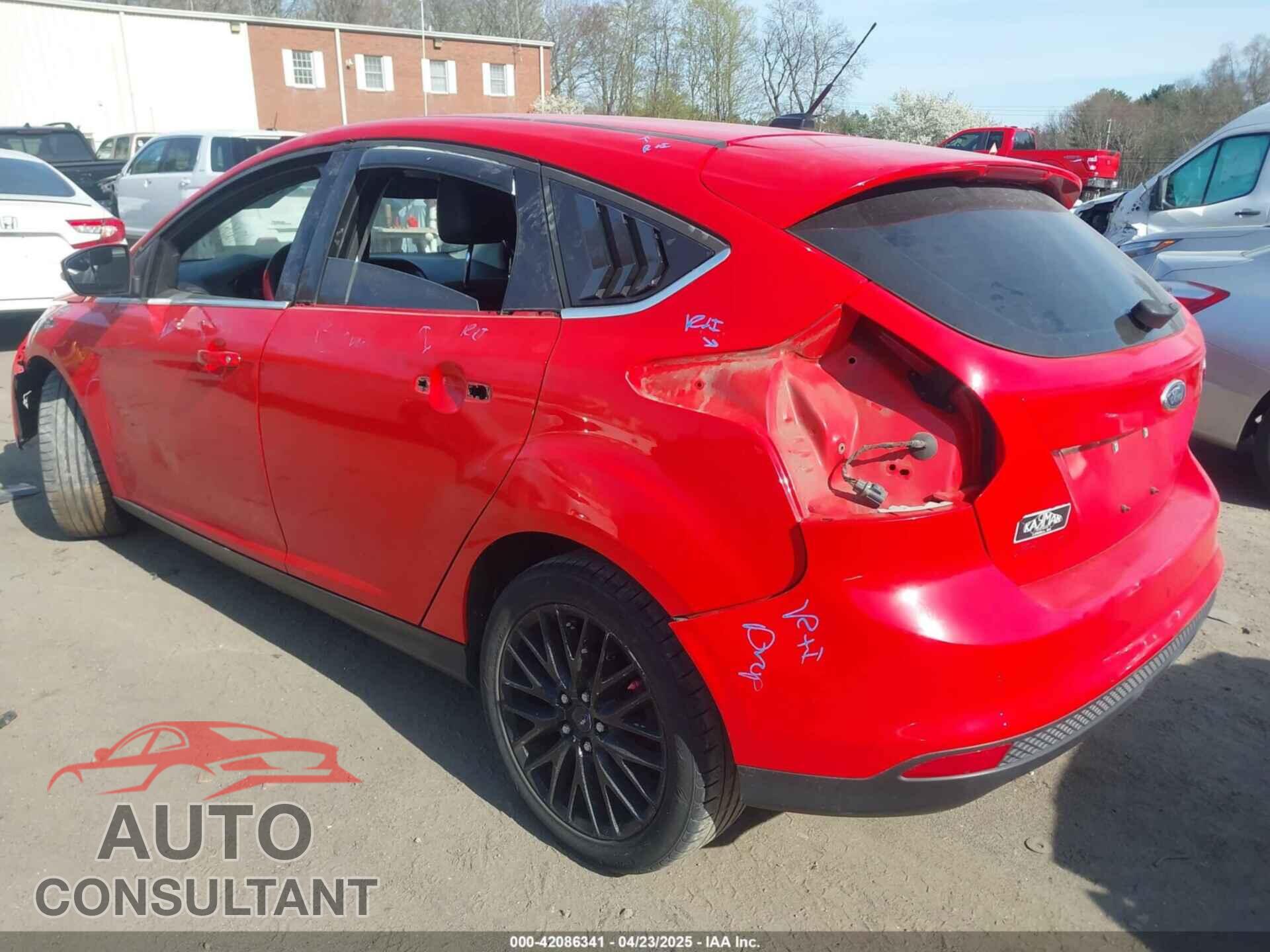 FORD FOCUS 2012 - 1FAHP3M27CL204413