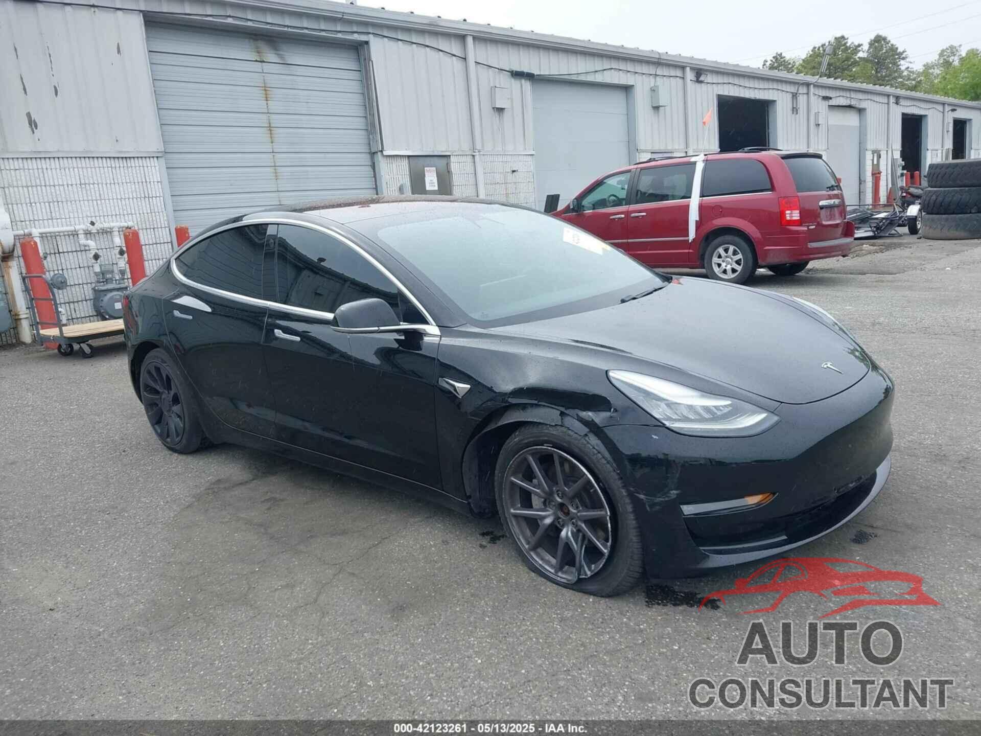 TESLA MODEL 3 2019 - 5YJ3E1EB7KF199129