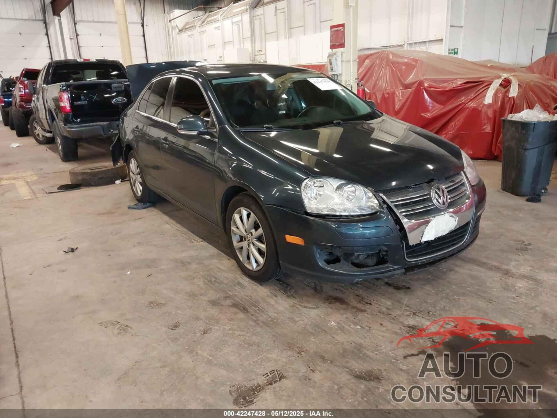 VOLKSWAGEN JETTA 2010 - 3VWRZ7AJ1AM044260