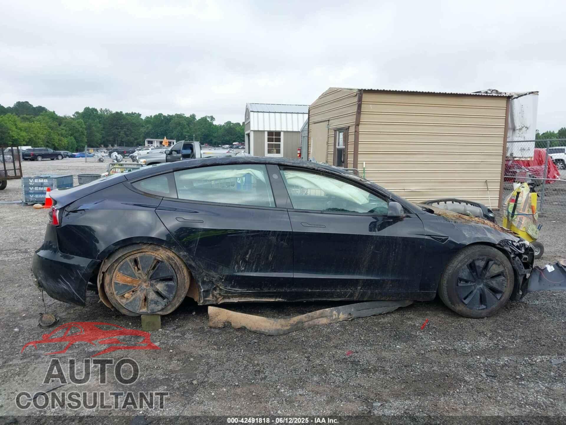 TESLA MODEL 3 2024 - 5YJ3E1EA3RF729159