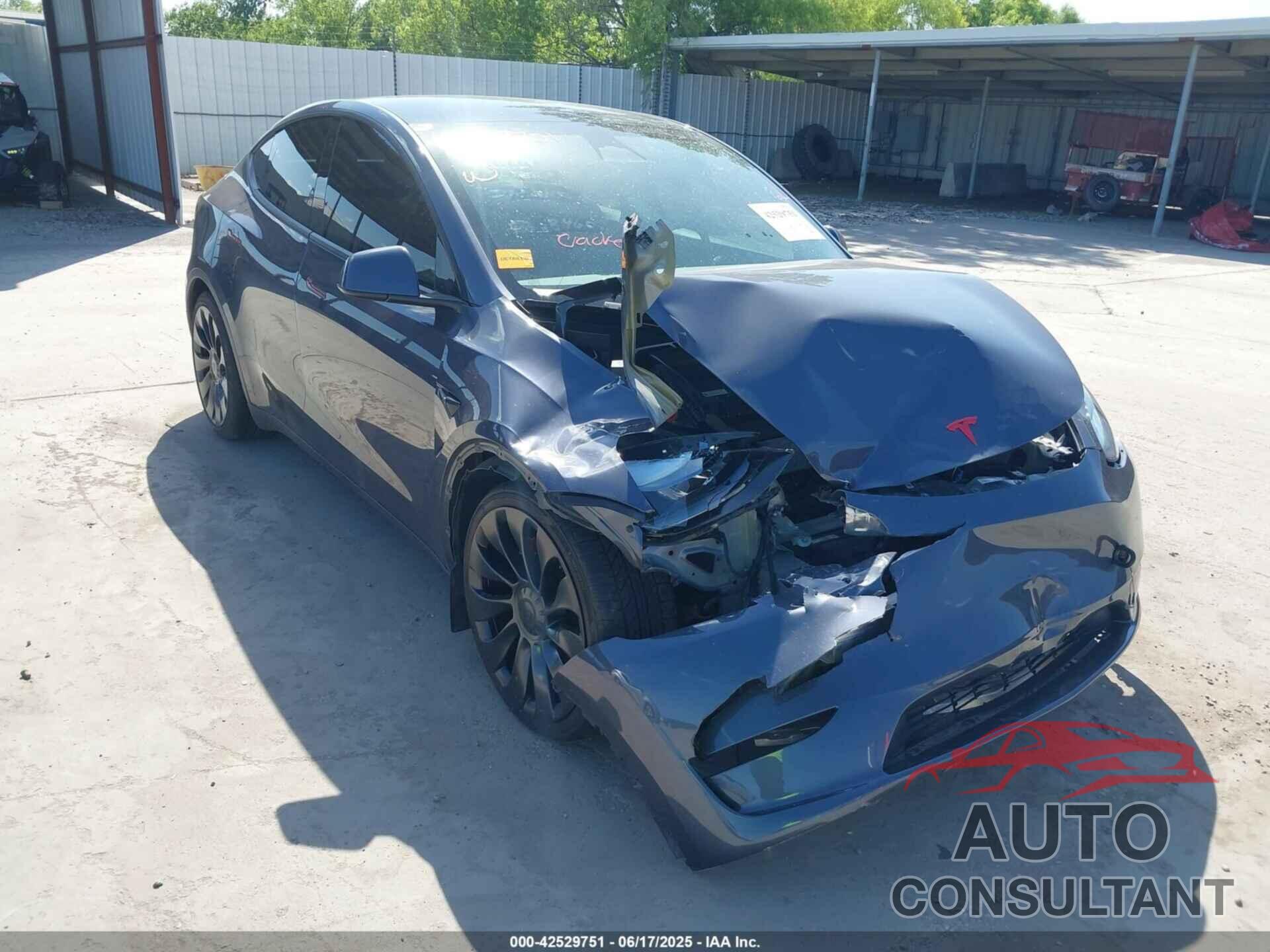 TESLA MODEL Y 2023 - 7SAYGDEF5PF696100