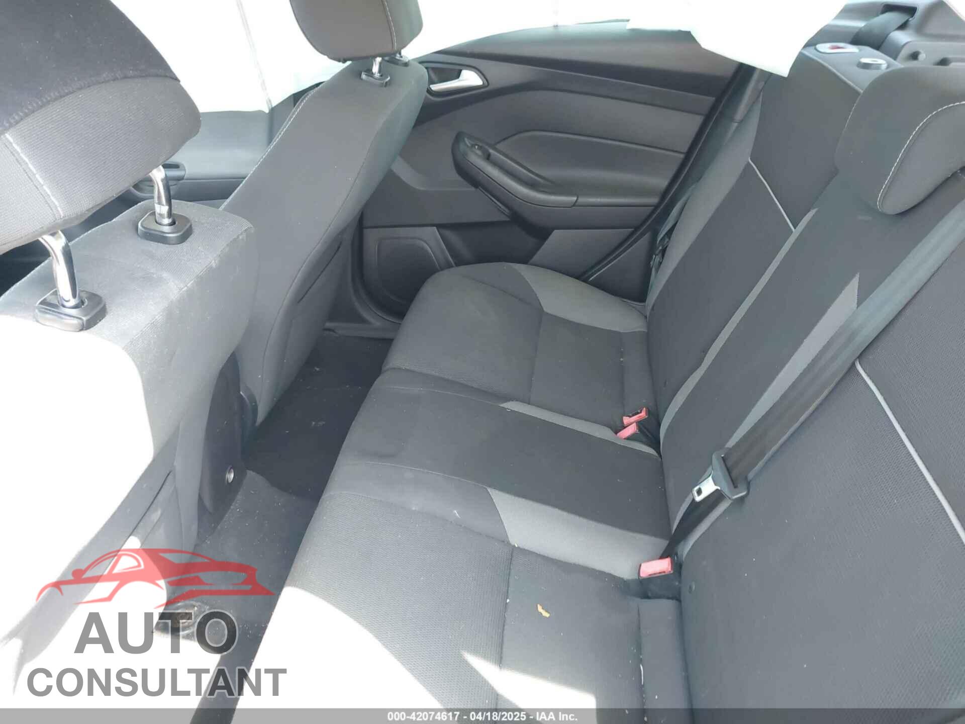 FORD FOCUS 2014 - 1FADP3K28EL173354