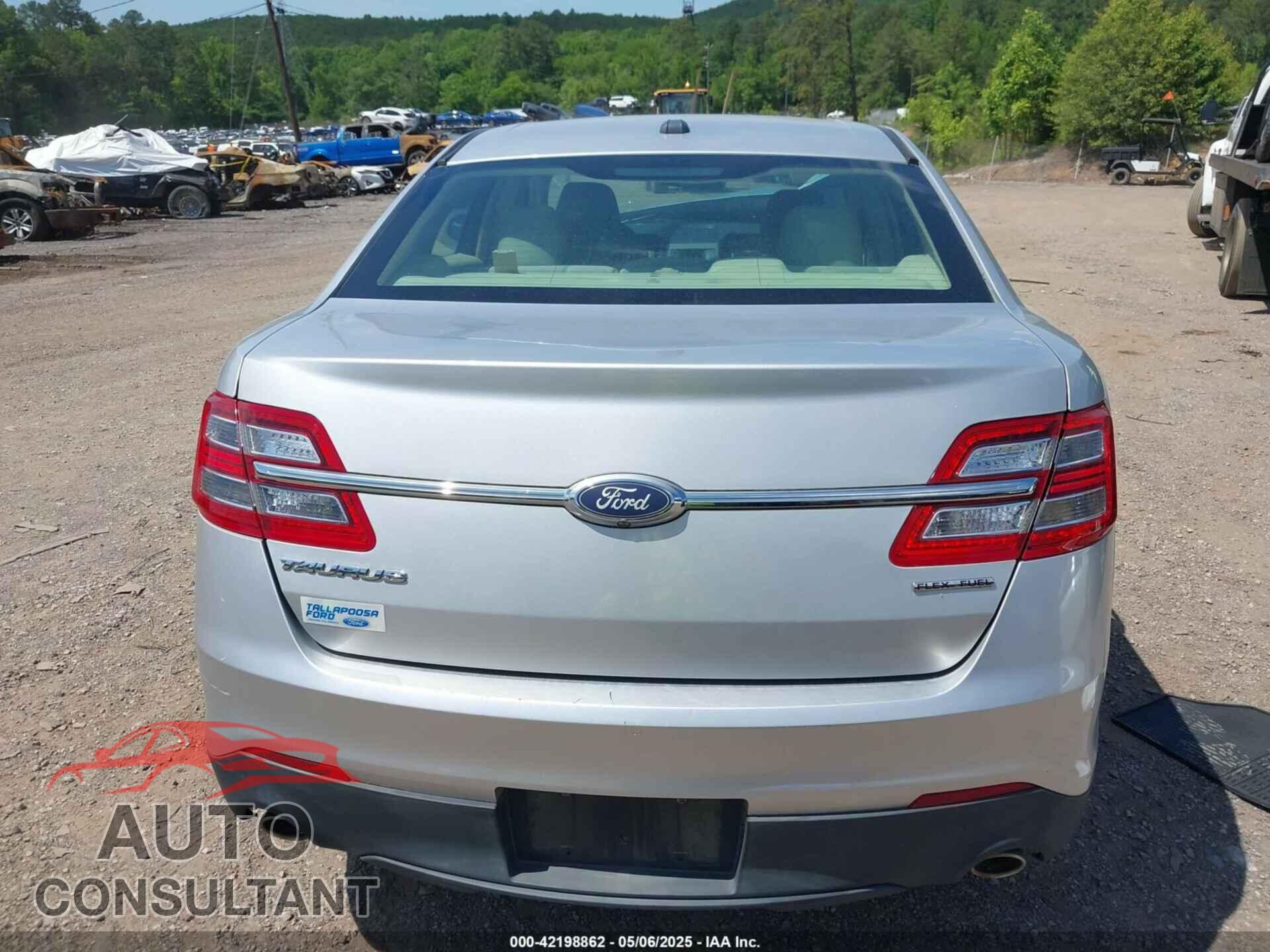FORD TAURUS 2017 - 1FAHP2D85HG113672