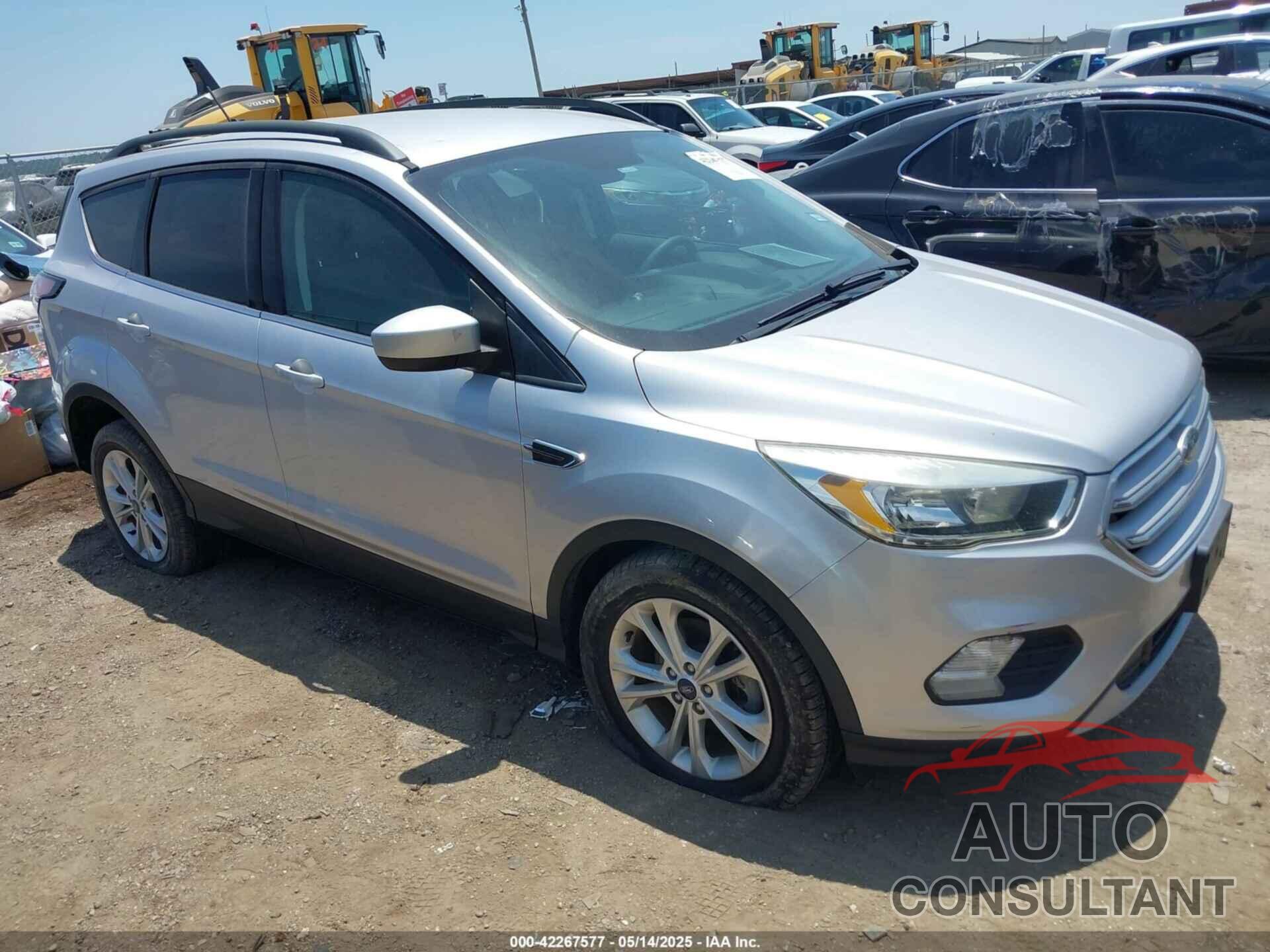 FORD ESCAPE 2018 - 1FMCU0GD7JUB11435