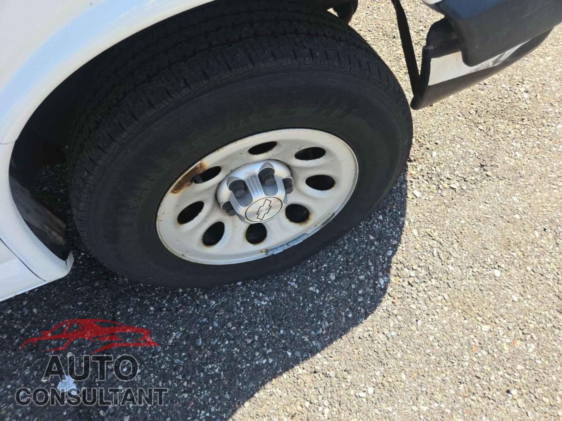 CHEVROLET EXPRESS G1500 2014 - 1GCSGAFX7E1204519