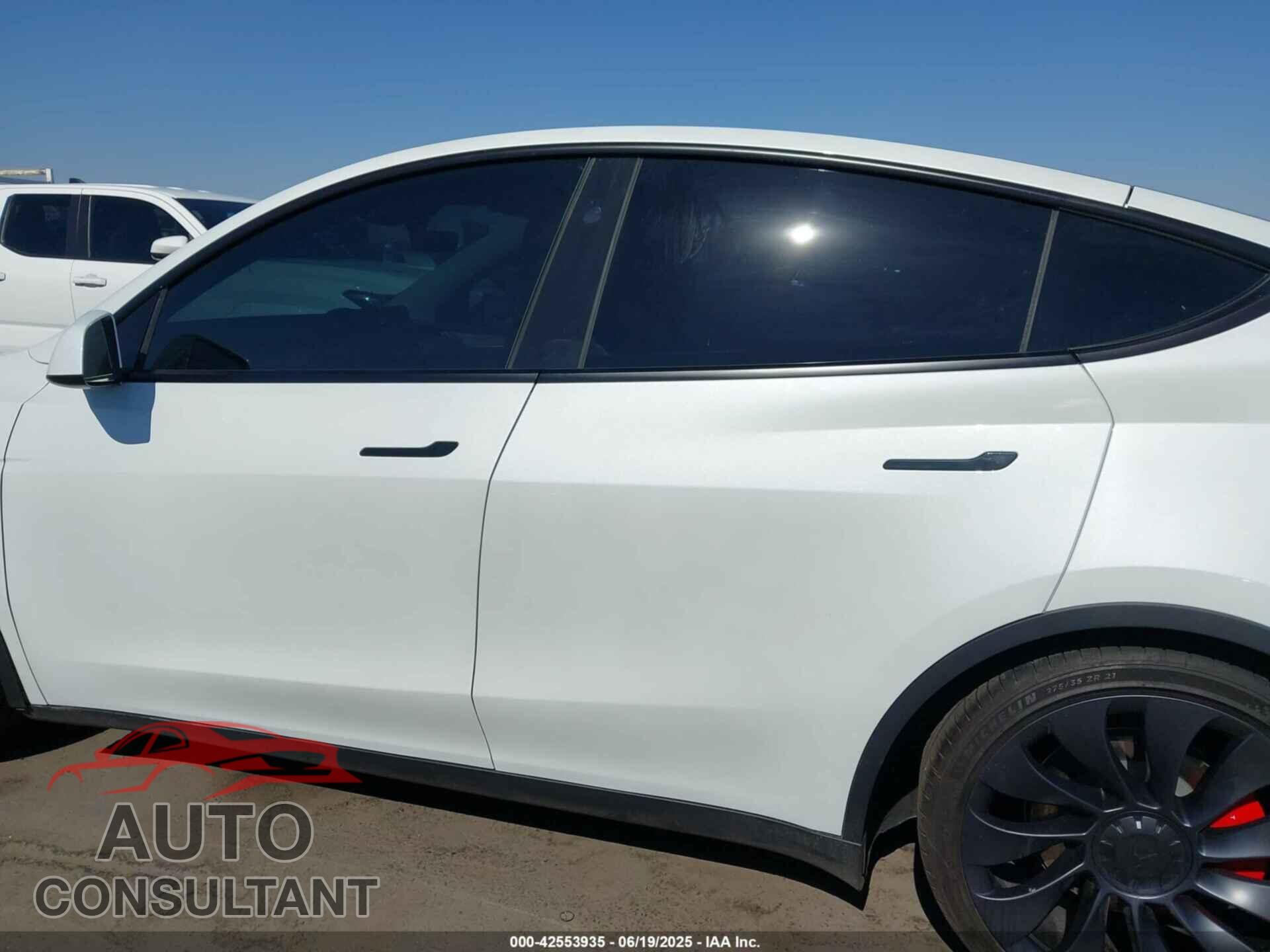 TESLA MODEL Y 2024 - 7SAYGDEF0RF032922