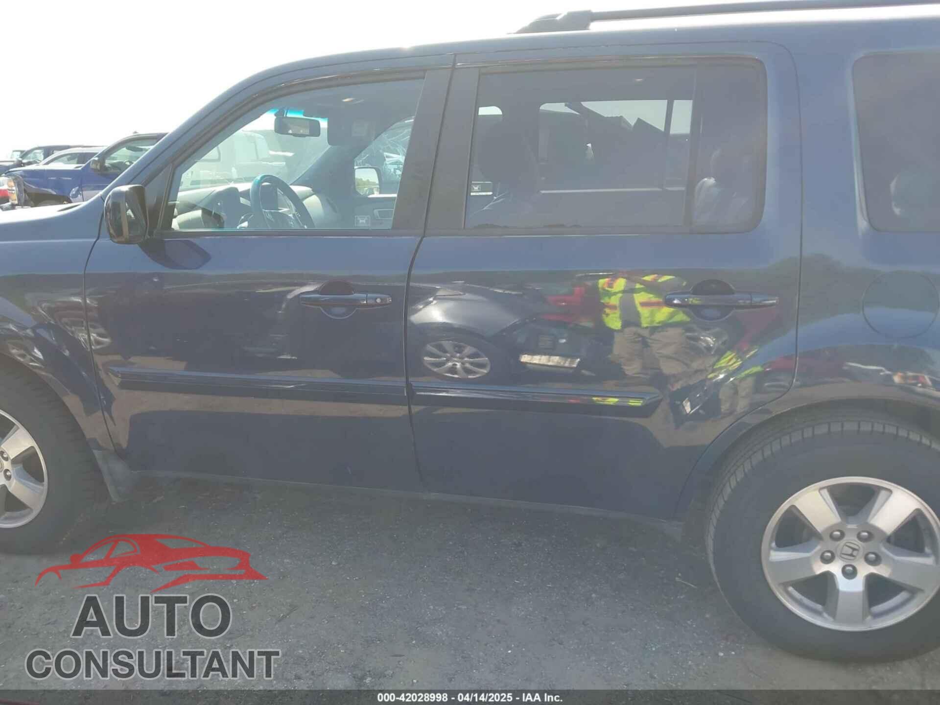 HONDA PILOT 2011 - 5FNYF4H53BB100669