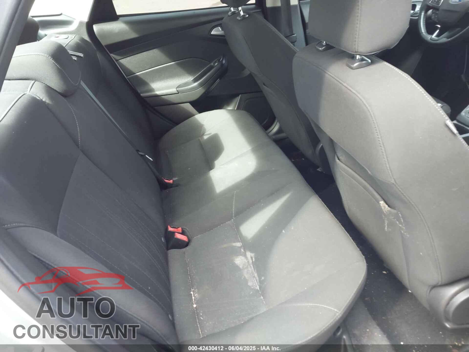FORD FOCUS 2016 - 1FADP3FE3GL280819