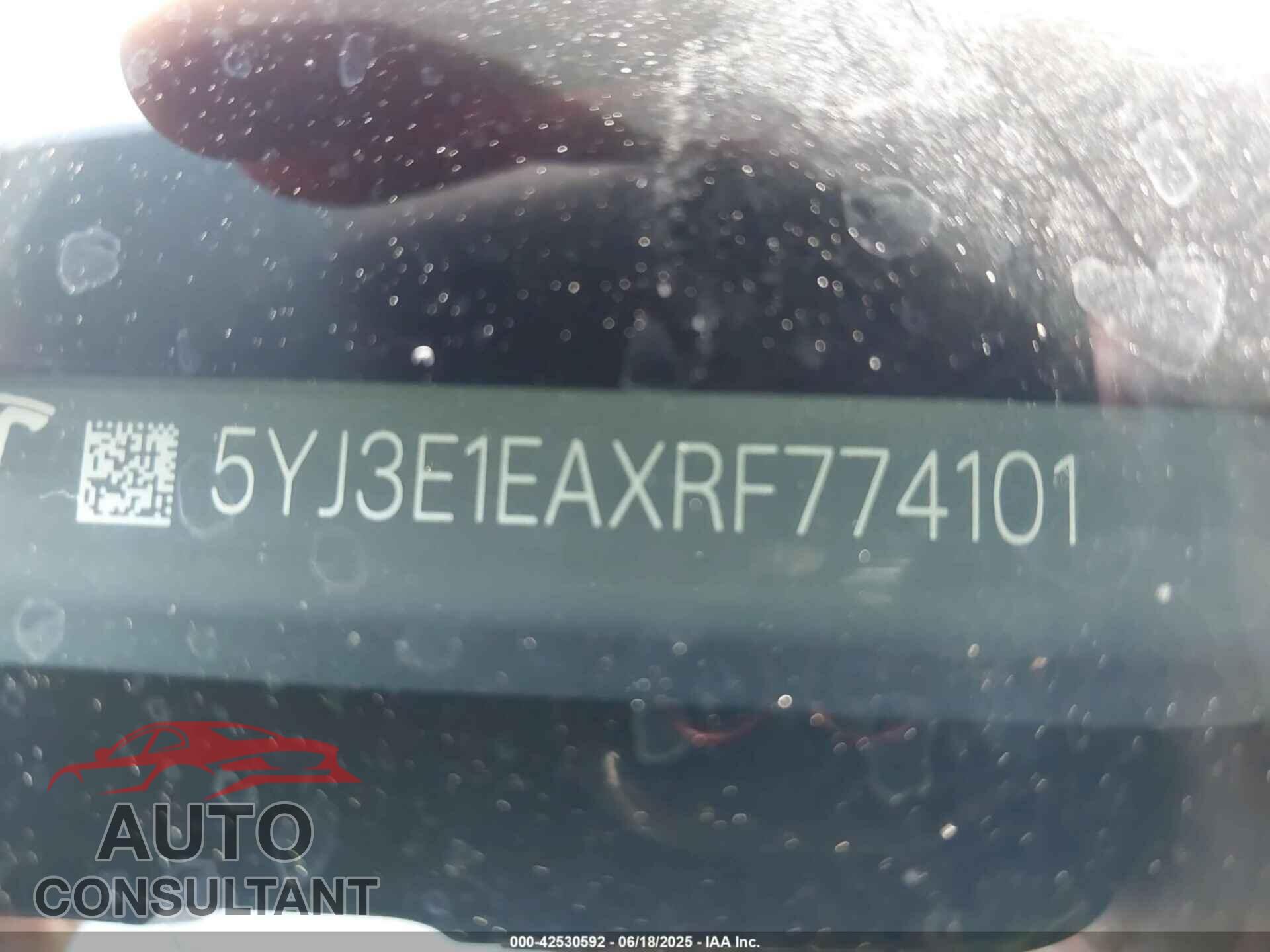 TESLA MODEL 3 2024 - 5YJ3E1EAXRF774101
