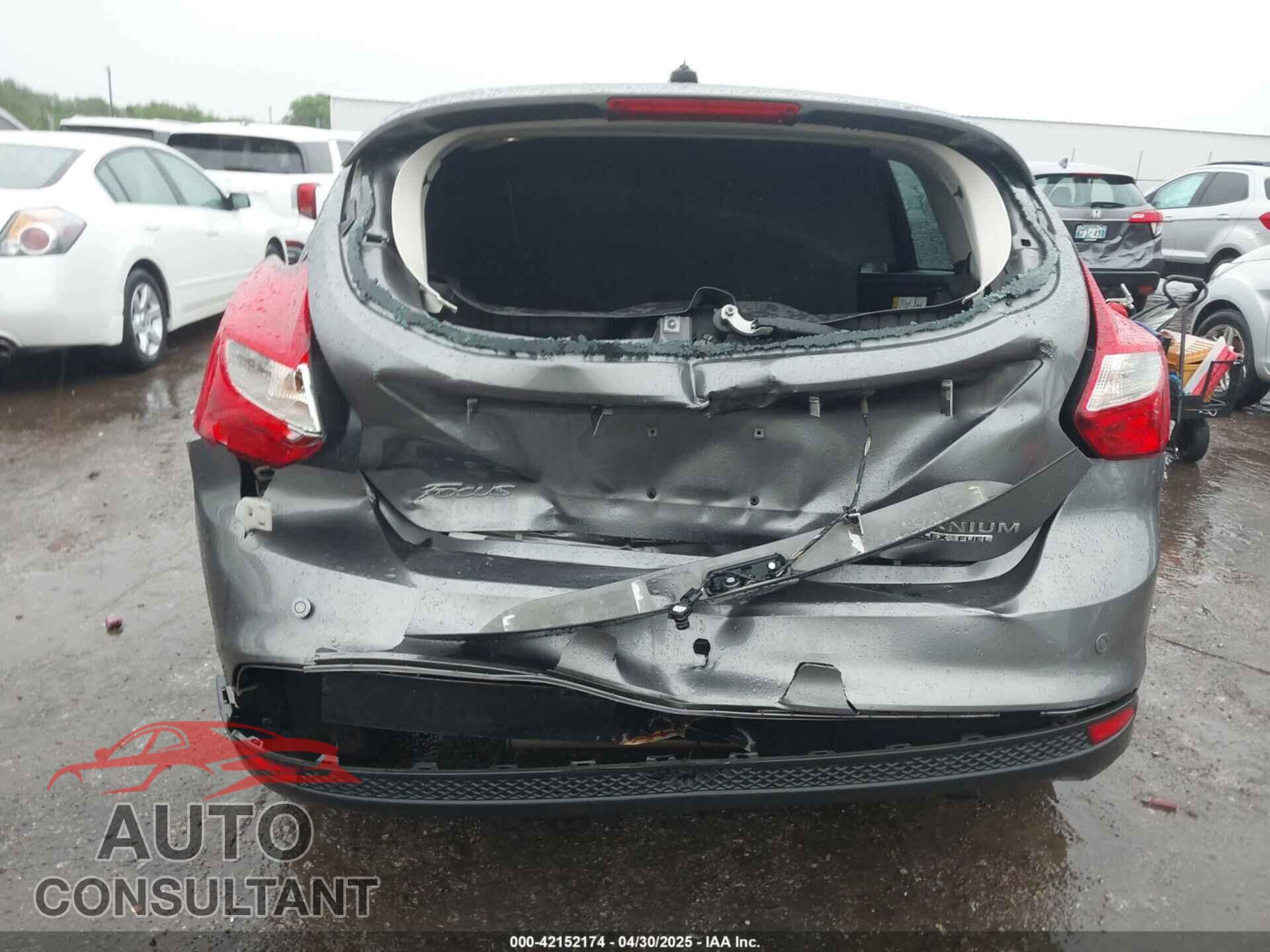 FORD FOCUS 2014 - 1FADP3N22EL203640