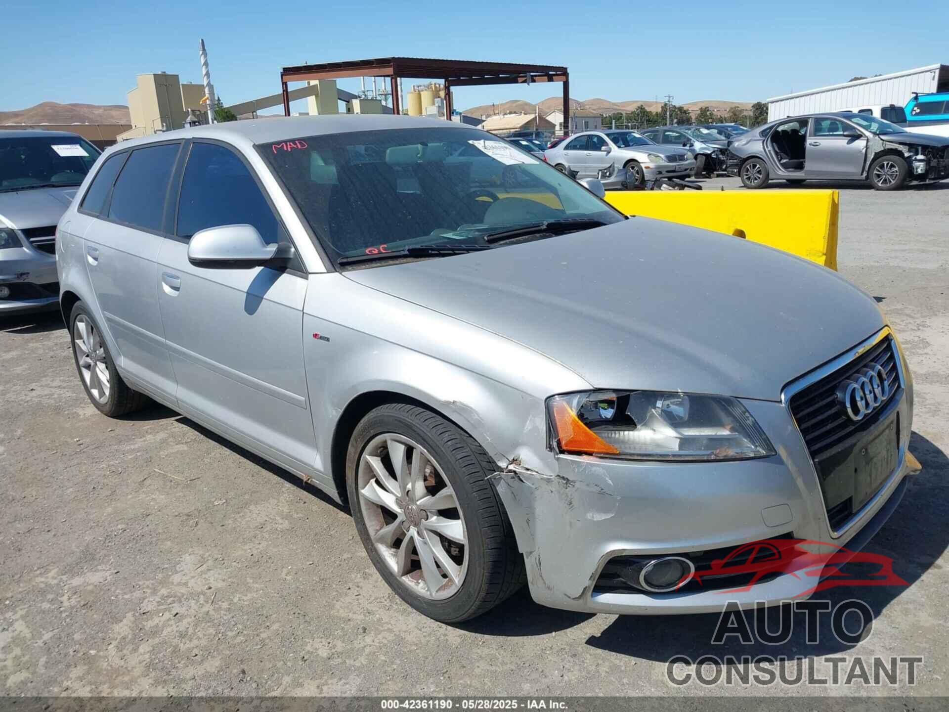 AUDI A3 2012 - WAUBJAFM8CA029781