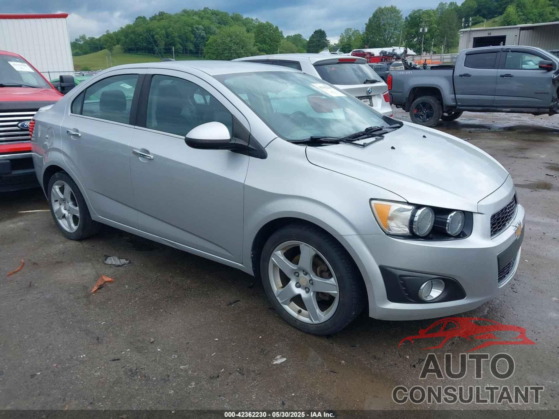 CHEVROLET SONIC 2016 - 1G1JE5SB6G4142446