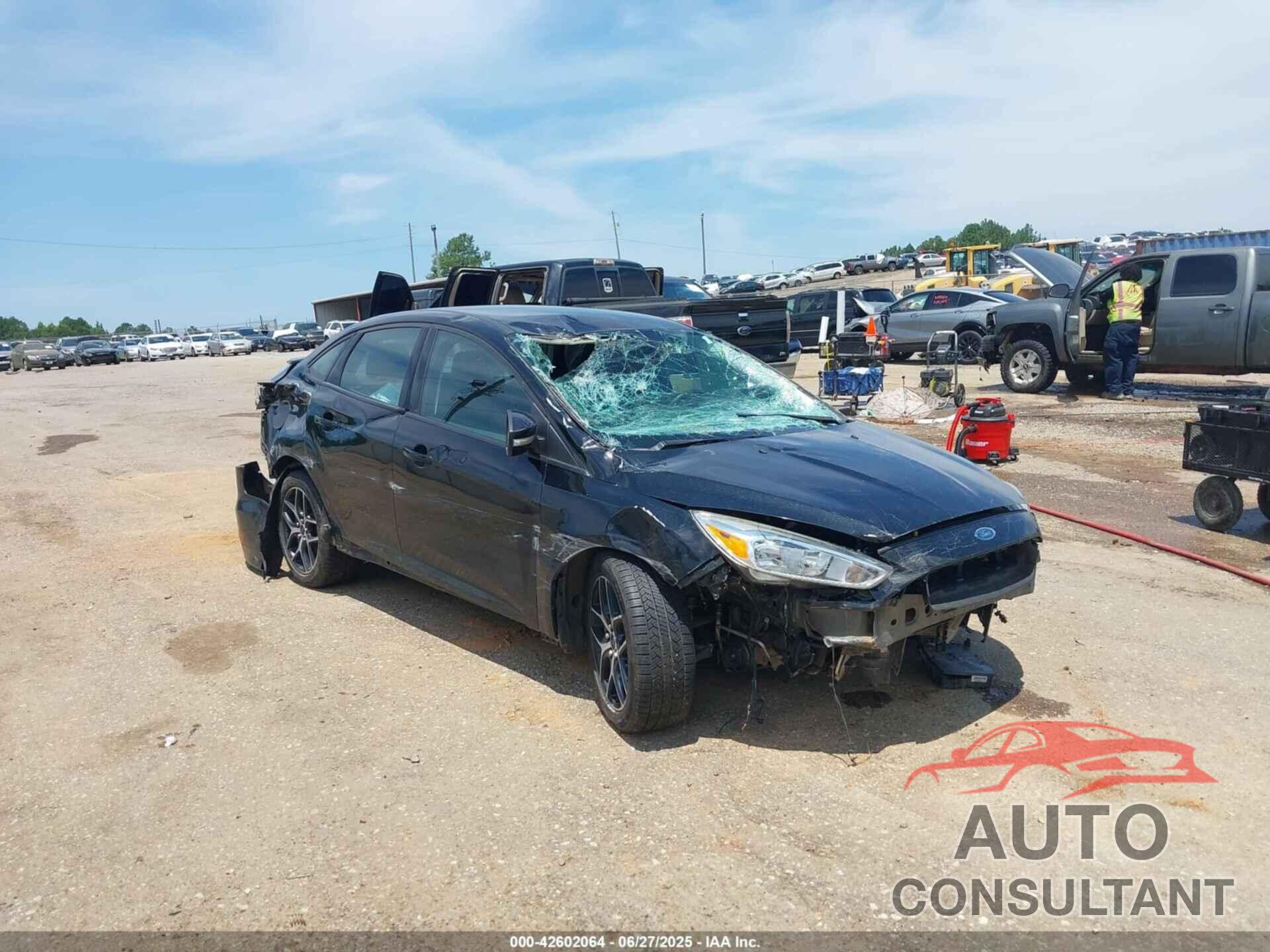 FORD FOCUS 2015 - 1FADP3F20FL300268