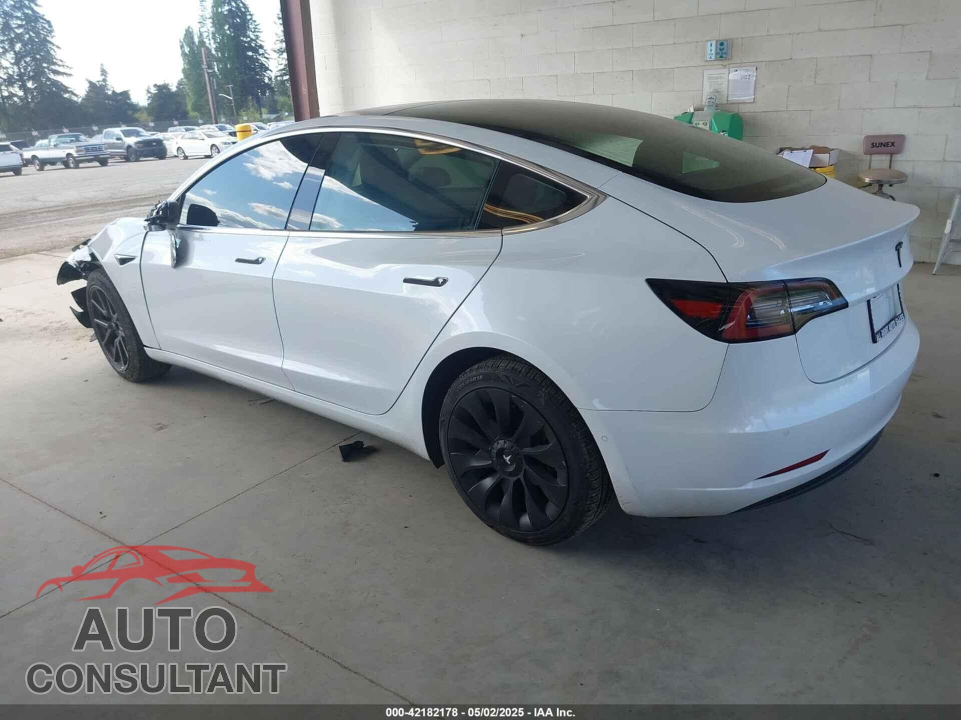 TESLA MODEL 3 2018 - 5YJ3E1EA1JF053895