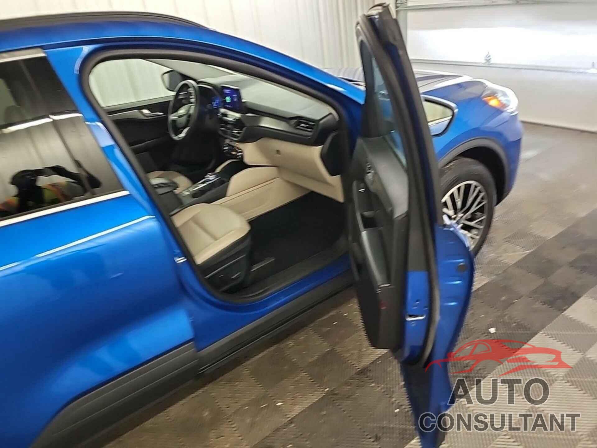 FORD ESCAPE 2021 - 1FMCU0LZ0MUB10567