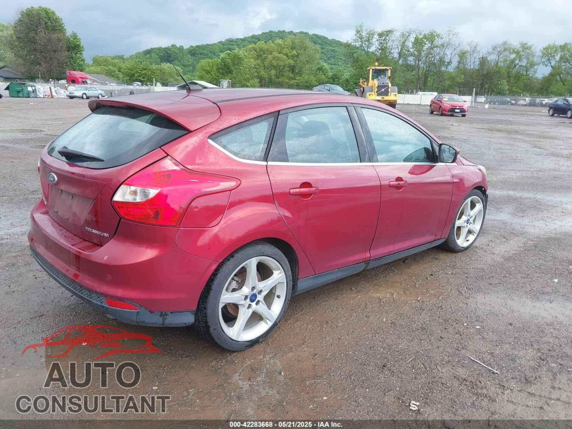 FORD FOCUS 2014 - 1FADP3N22EL374730