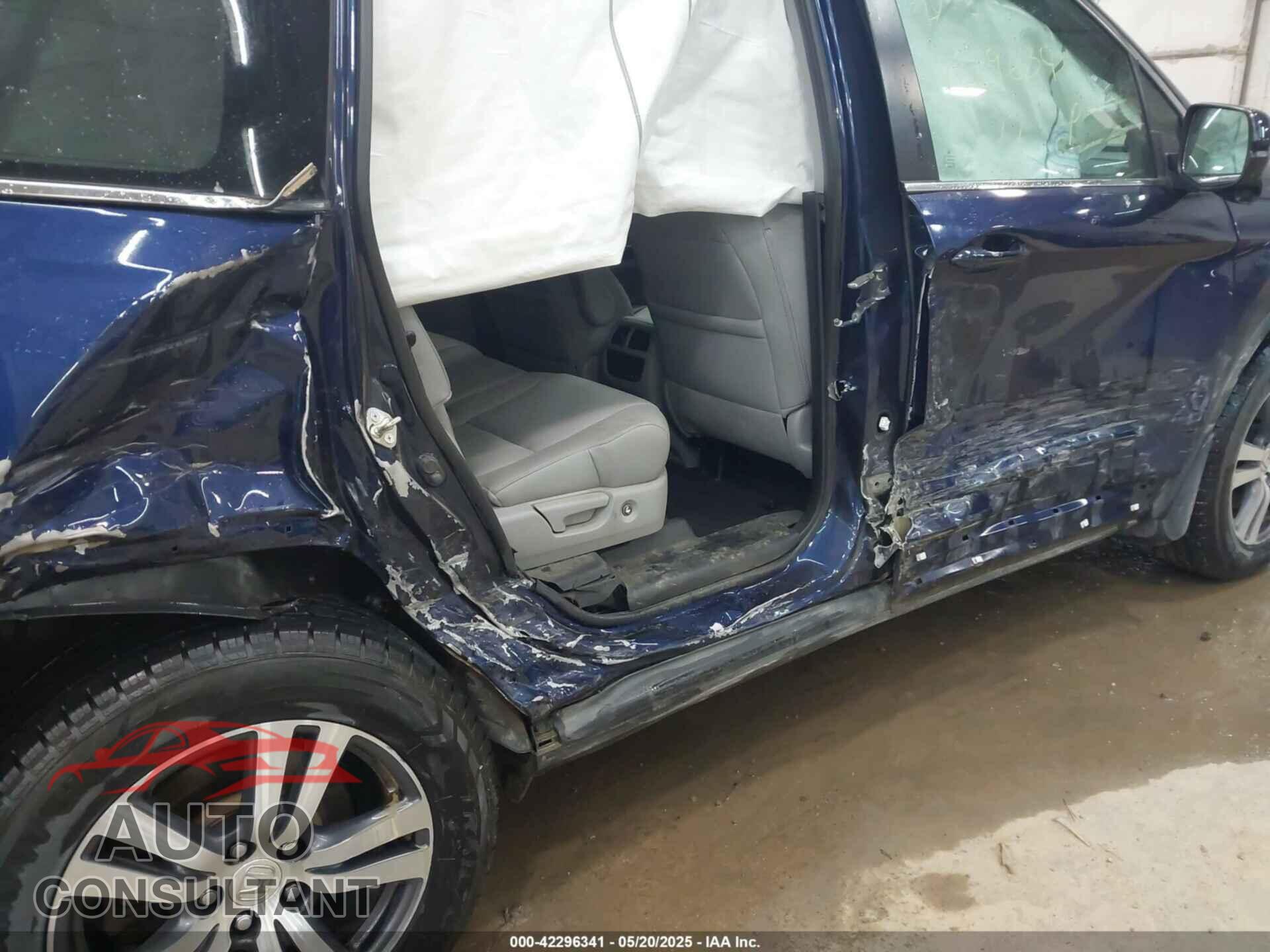 HONDA PILOT 2017 - 5FNYF6H54HB045735