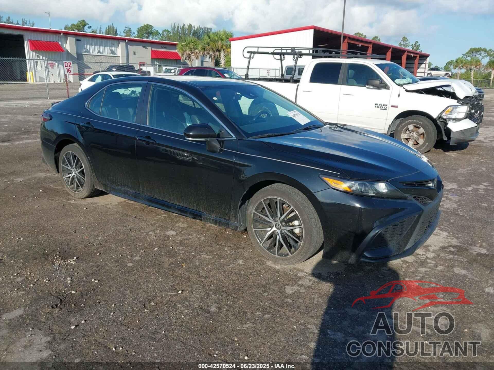 TOYOTA CAMRY 2022 - 4T1G11AK9NU043524