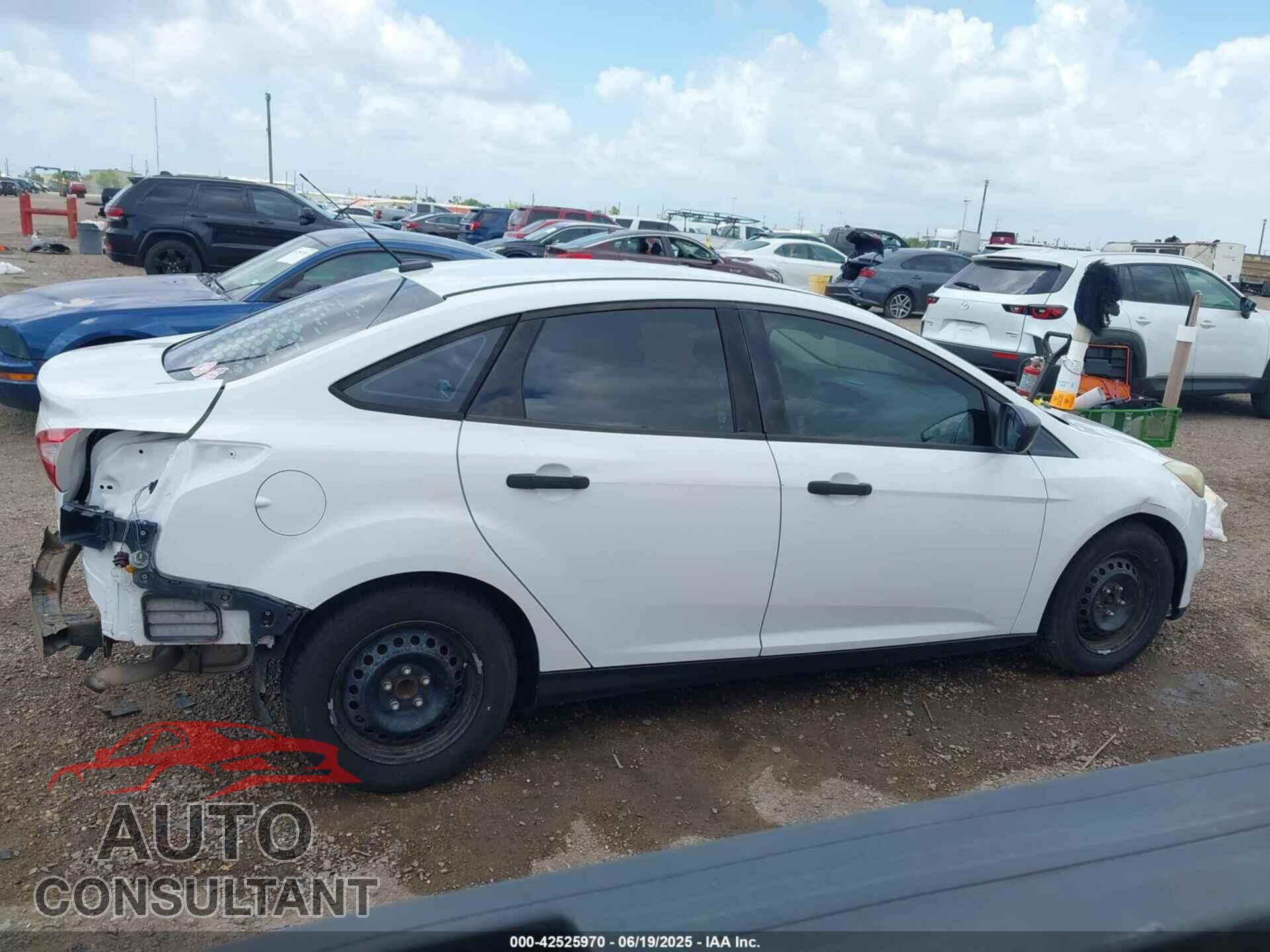 FORD FOCUS 2014 - 1FADP3E28EL293764