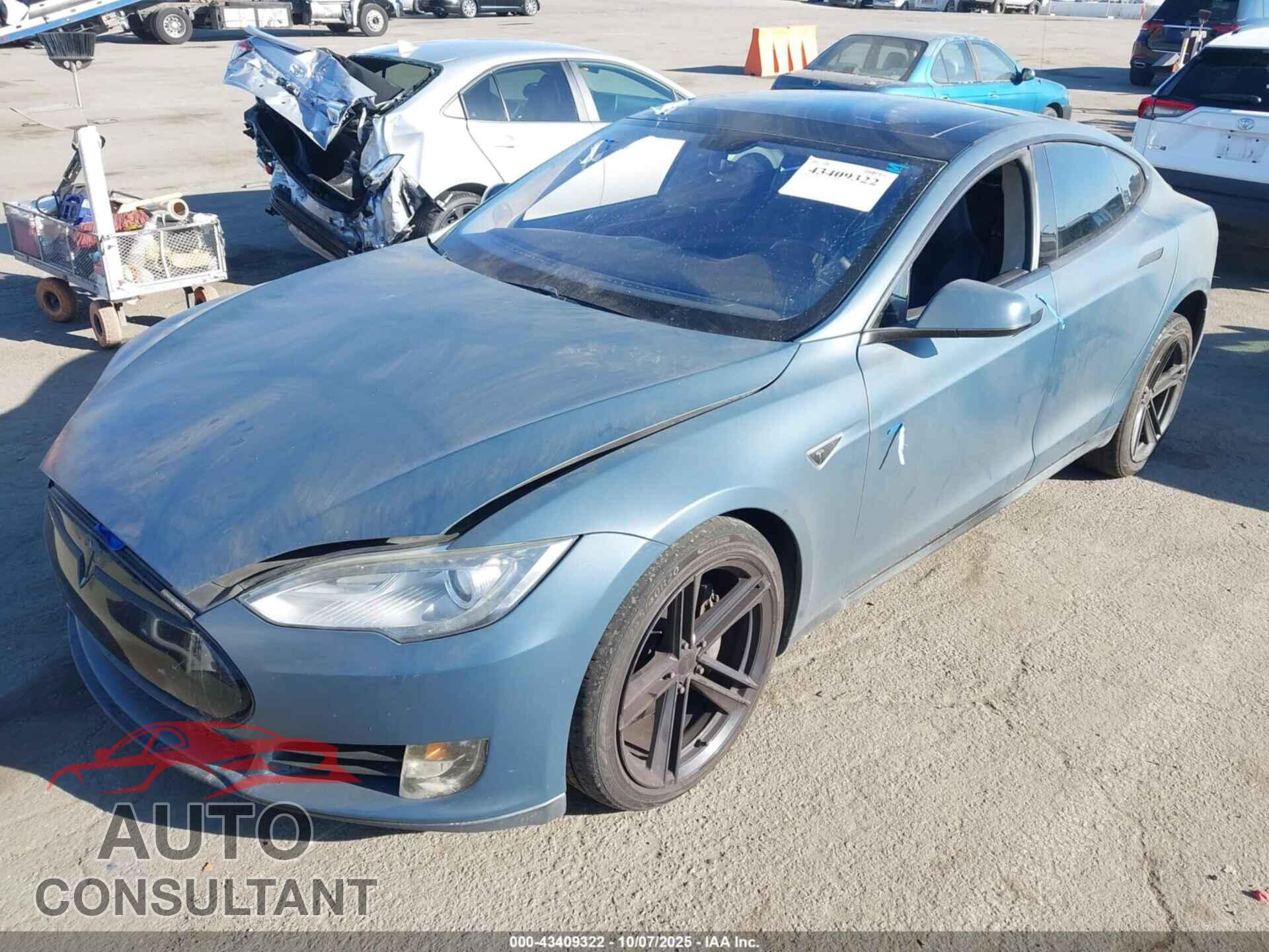 TESLA MODEL S 2013 - 5YJSA1CP1DFP18118