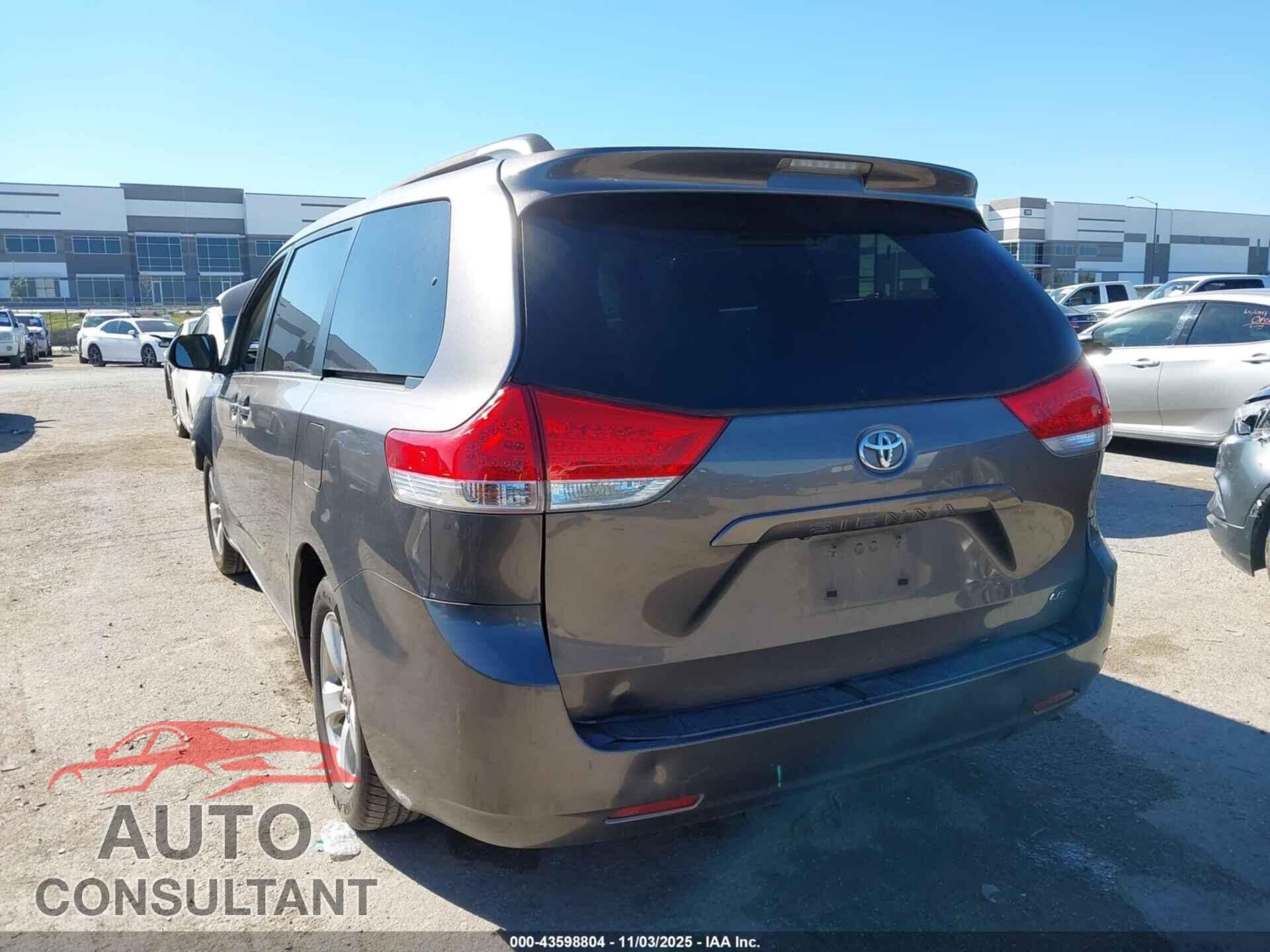 TOYOTA SIENNA 2013 - 5TDKK3DC8DS386940