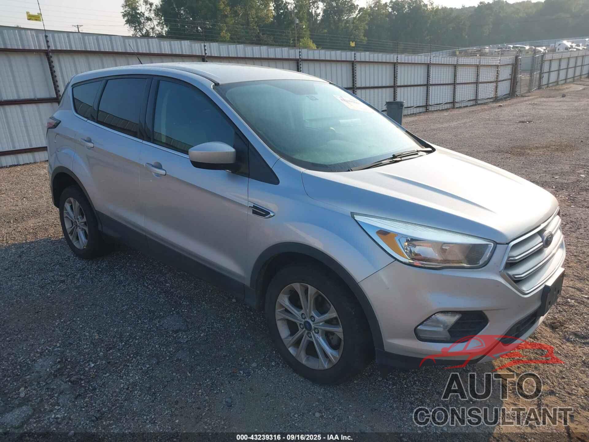 FORD ESCAPE 2017 - 1FMCU0GD7HUD94199