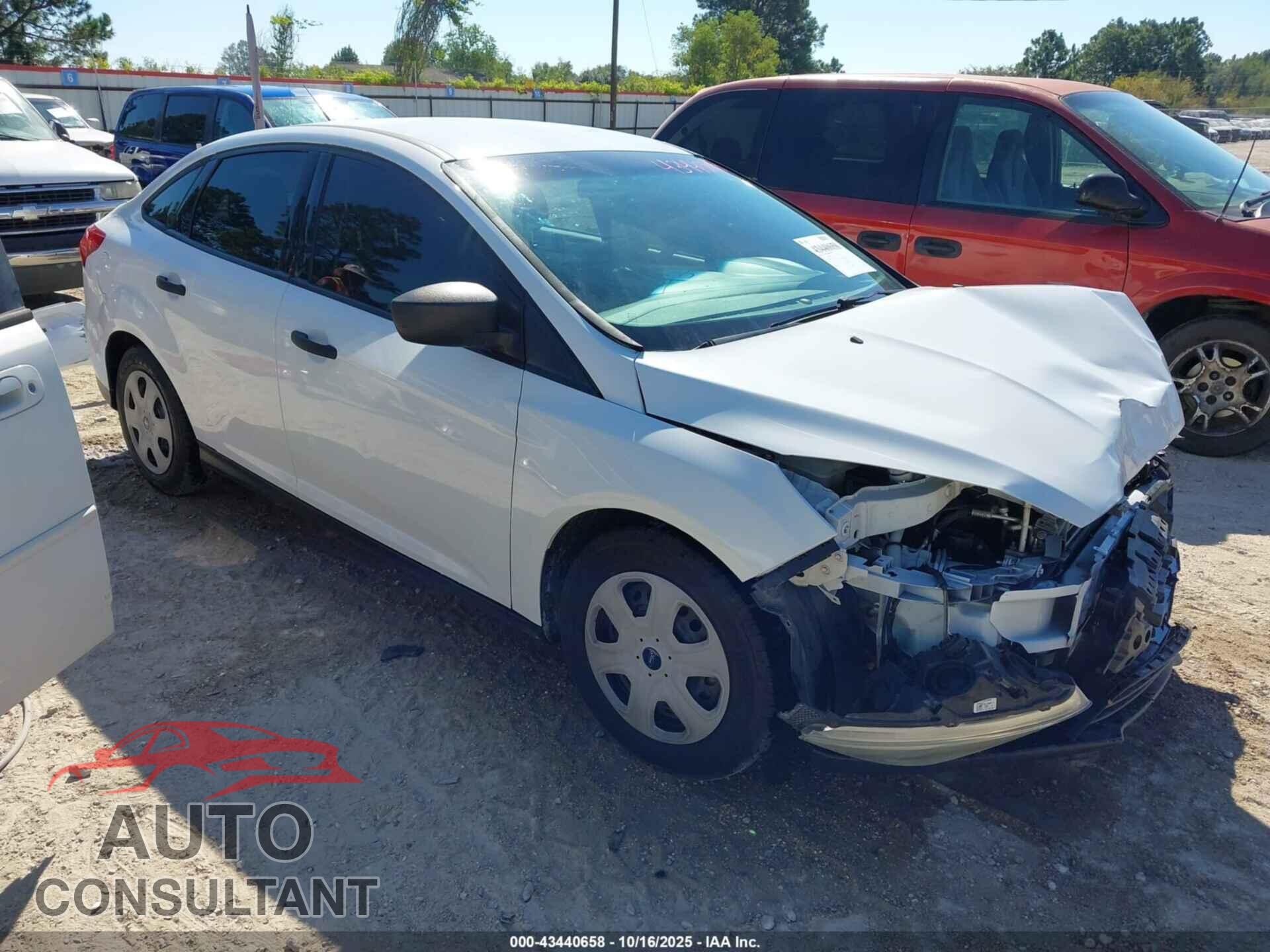 FORD FOCUS 2017 - 1FADP3E25HL221280
