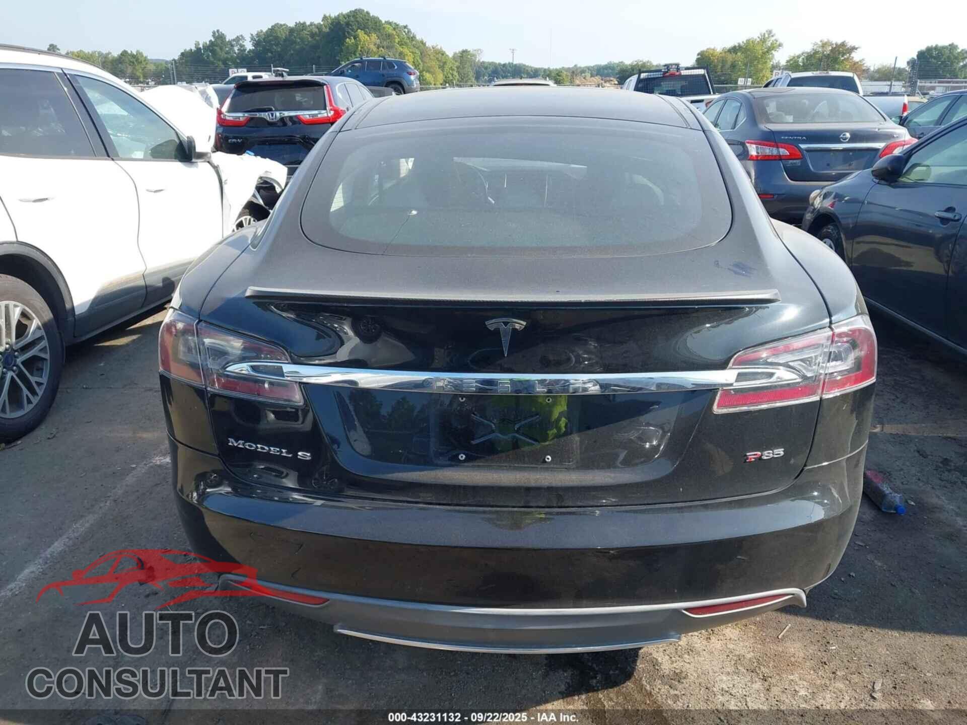 TESLA MODEL S 2013 - 5YJSA1DP5DFP05578
