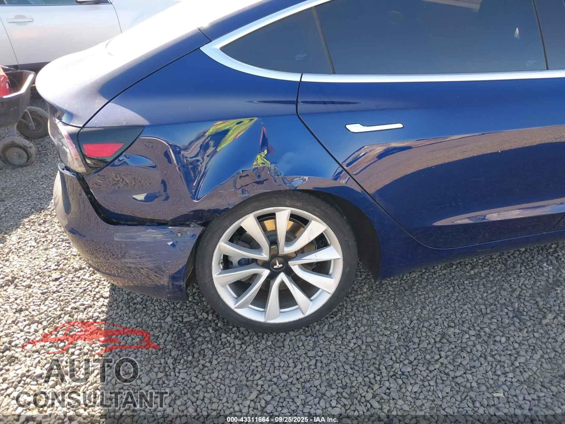 TESLA MODEL 3 2018 - 5YJ3E1EA6JF004711