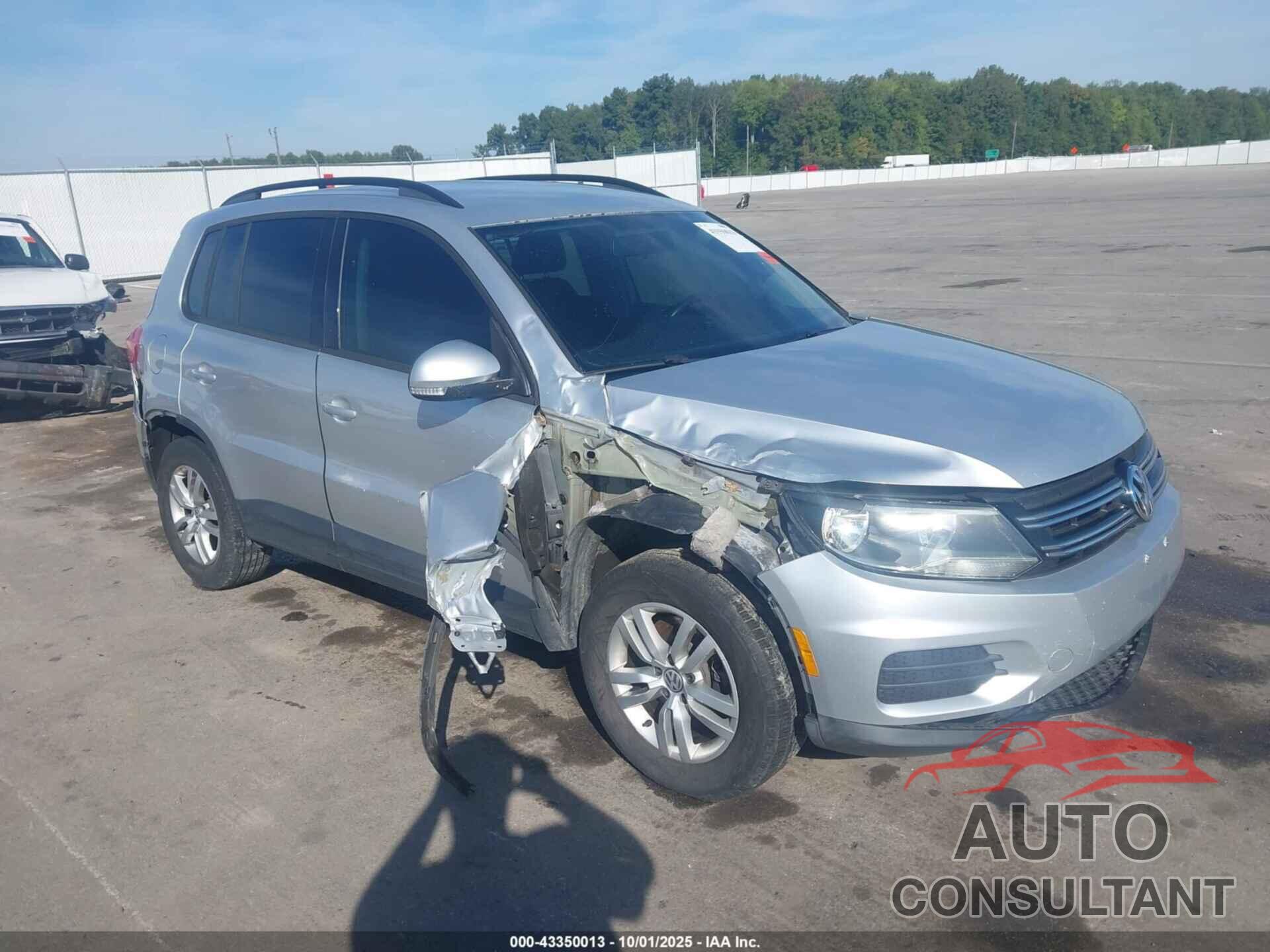 VOLKSWAGEN TIGUAN 2015 - WVGAV7AX6FW507139