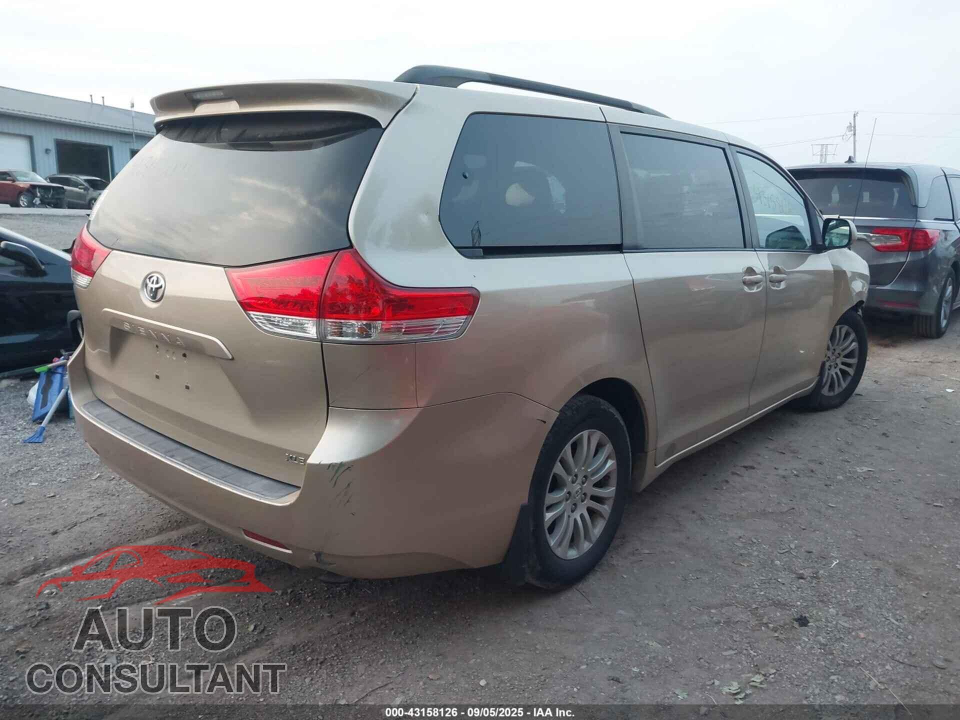 TOYOTA SIENNA 2011 - 5TDYK3DC2BS045525