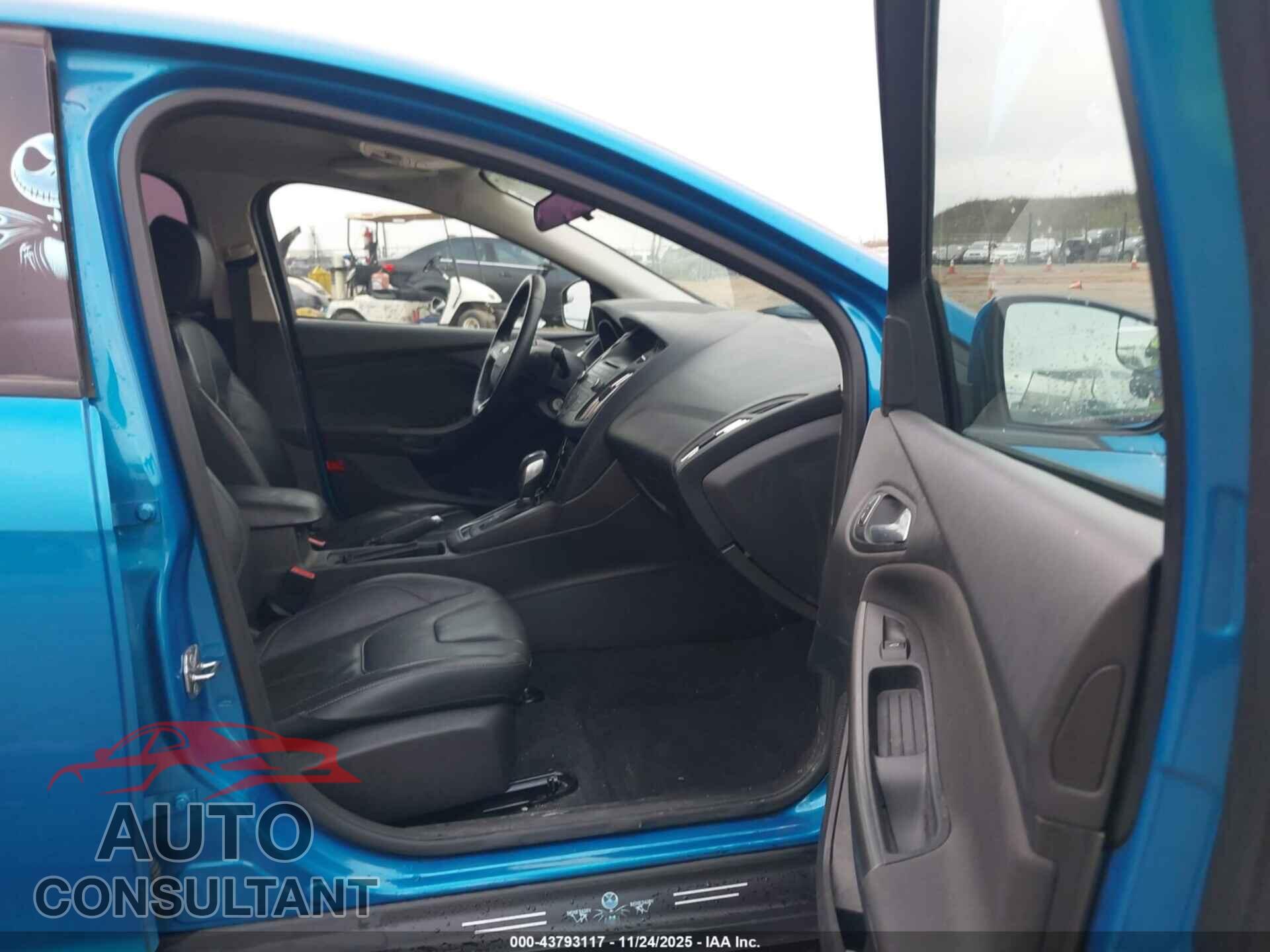 FORD FOCUS 2015 - 1FADP3F24FL375524
