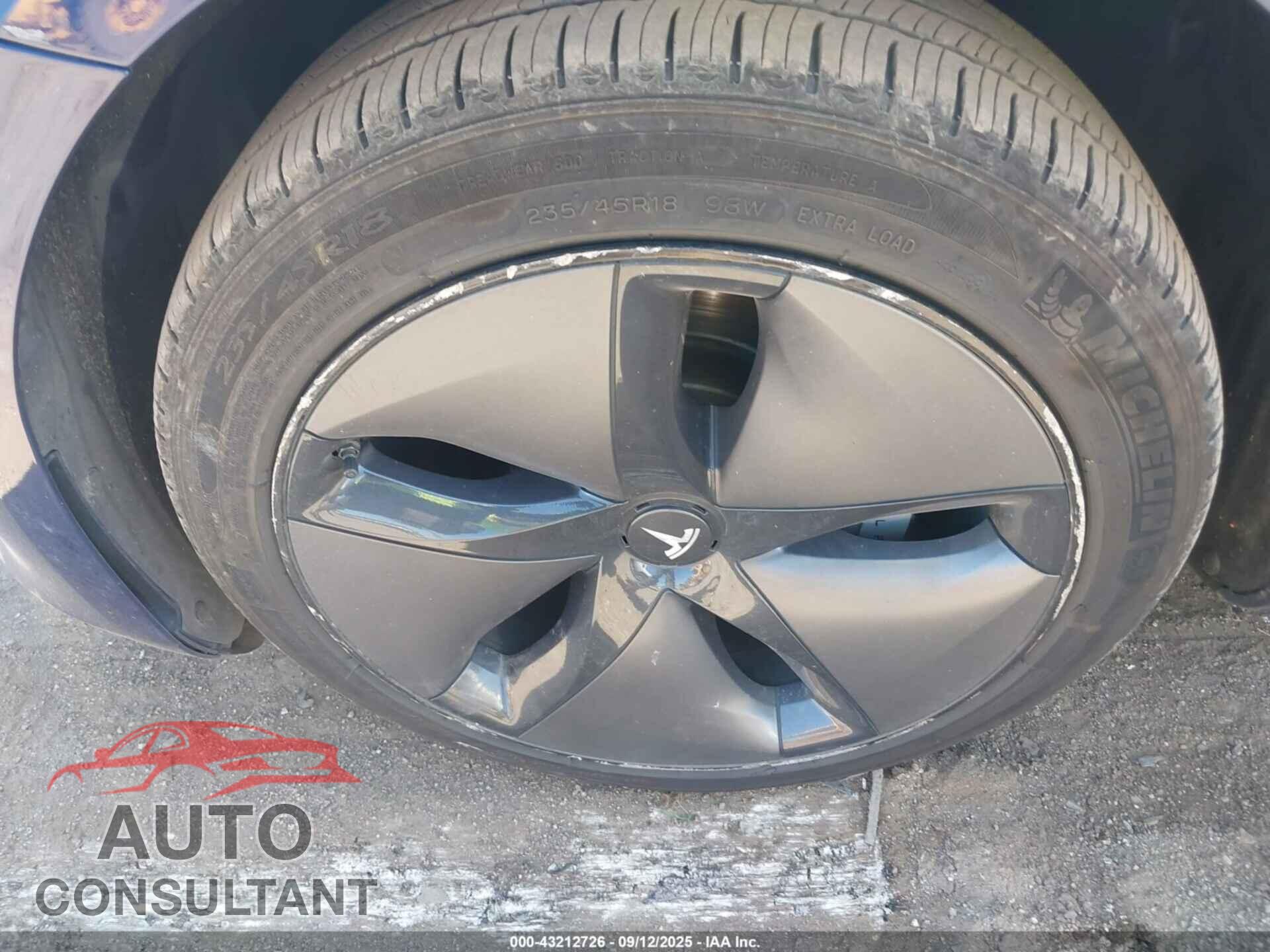 TESLA MODEL 3 2018 - 5YJ3E1EA4JF031888