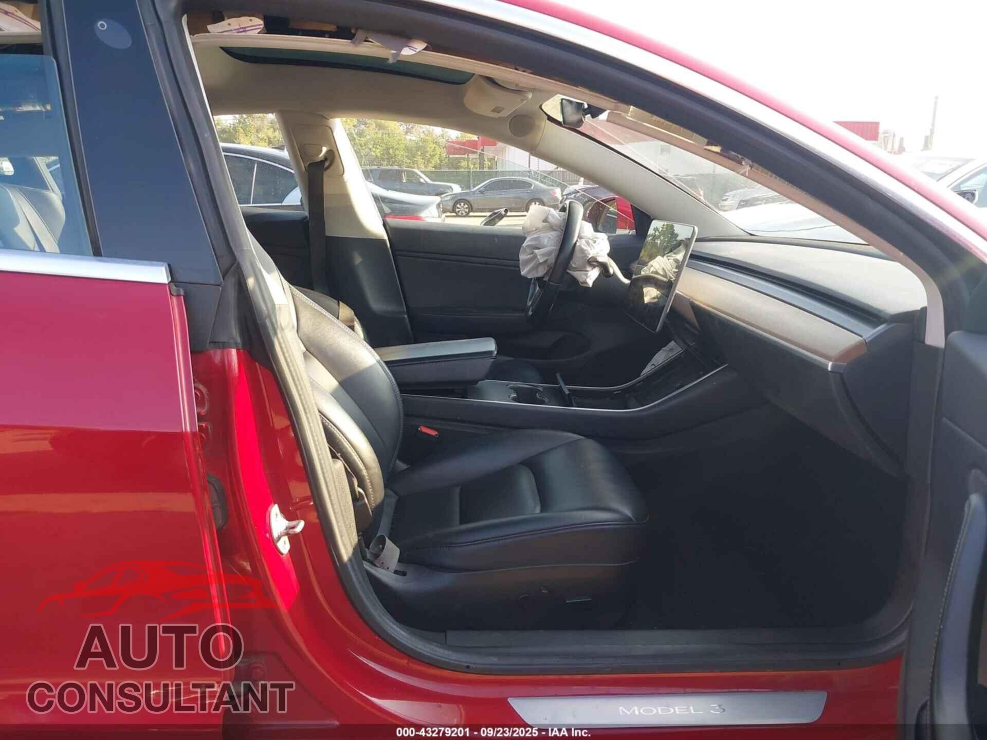 TESLA MODEL 3 2018 - 5YJ3E1EB8JF065728