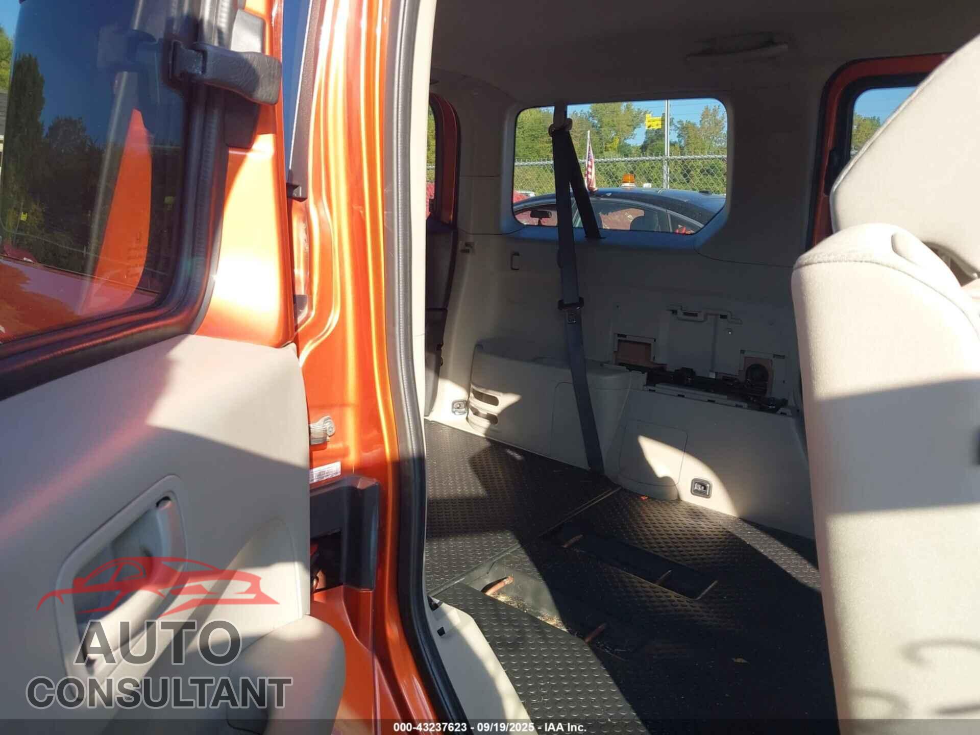 HONDA ELEMENT 2011 - 5J6YH2H79BL002012
