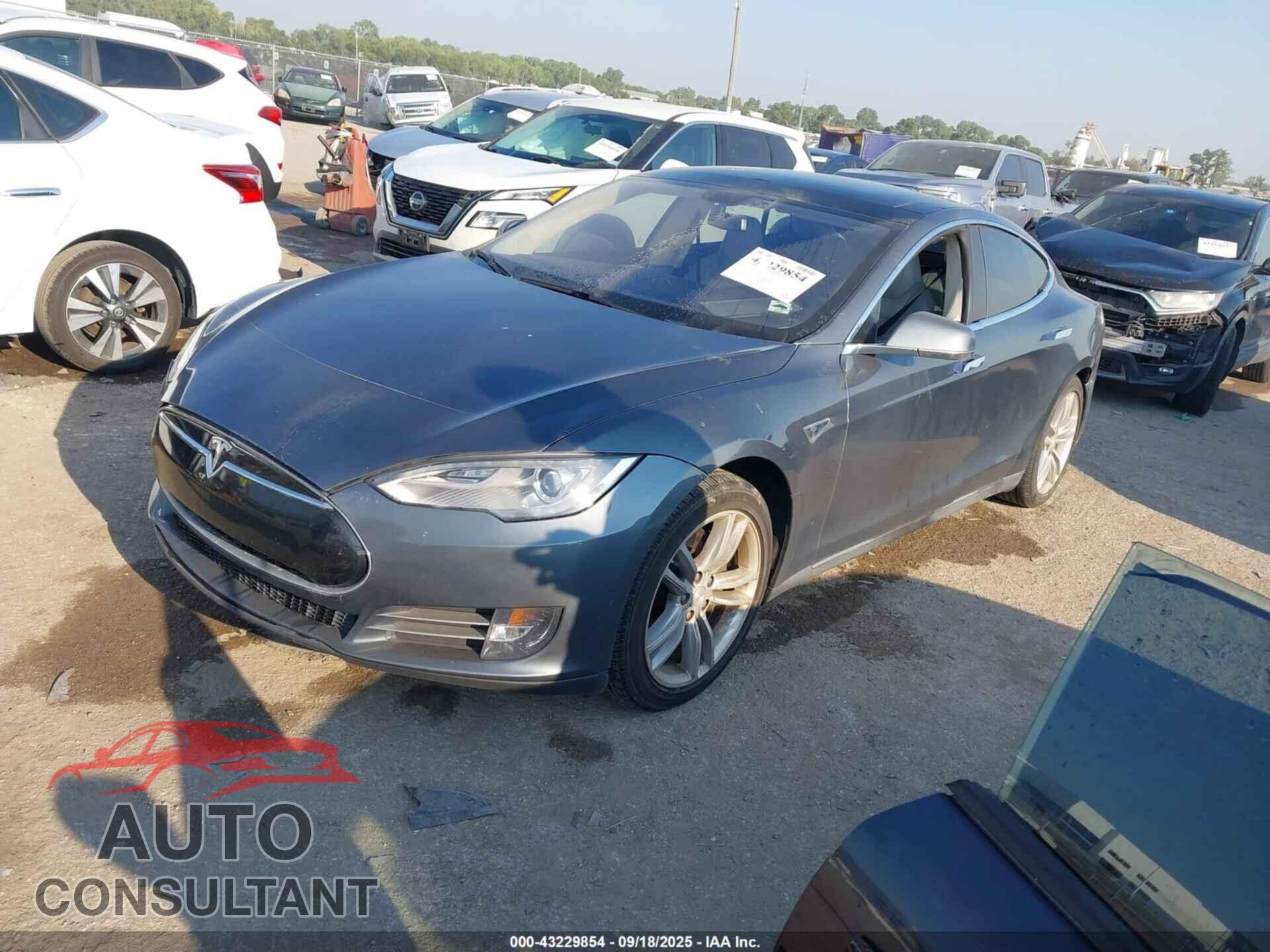 TESLA MODEL S 2014 - 5YJSA1H18EFP48576
