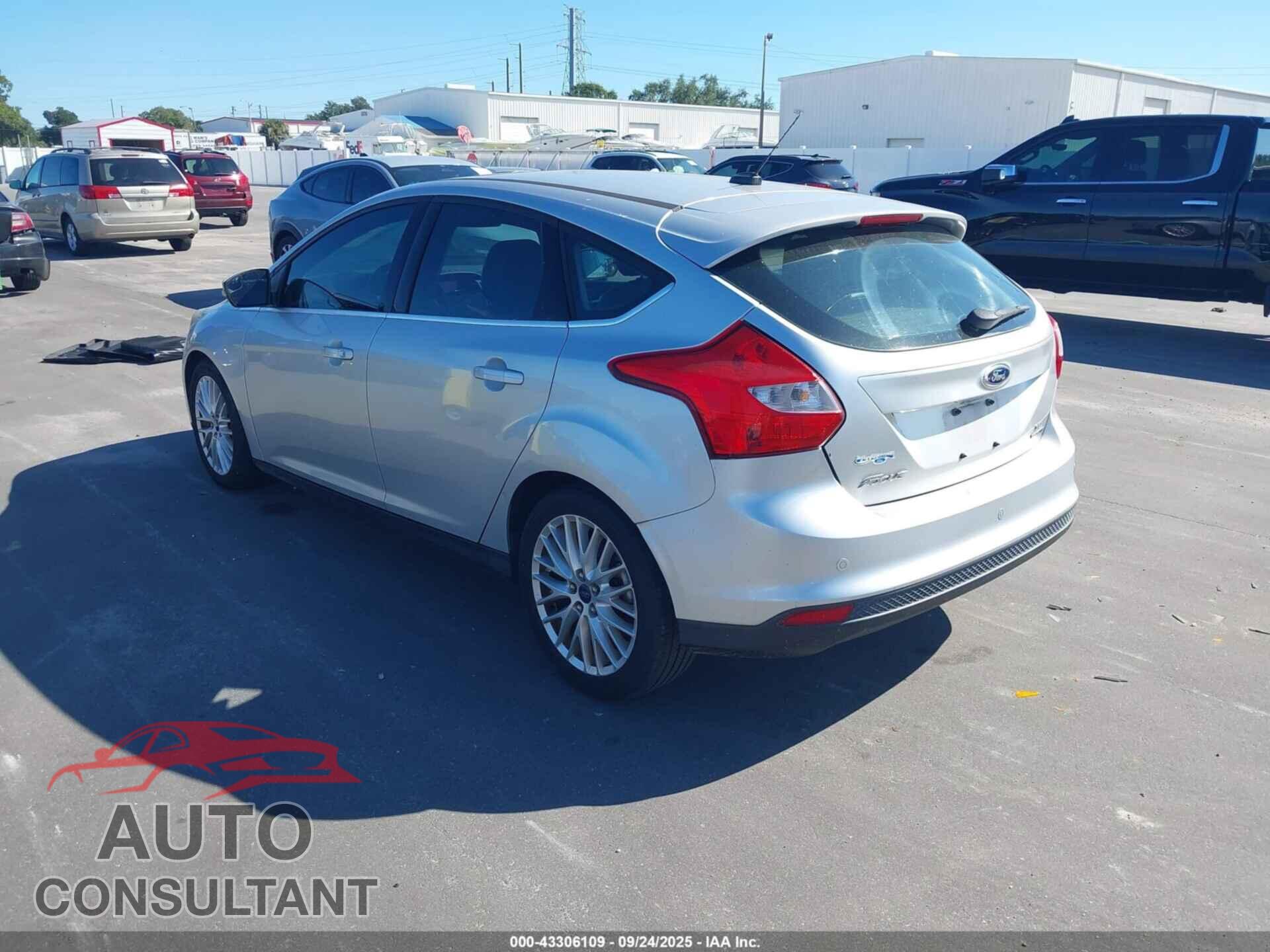 FORD FOCUS 2012 - 1FAHP3M23CL404236