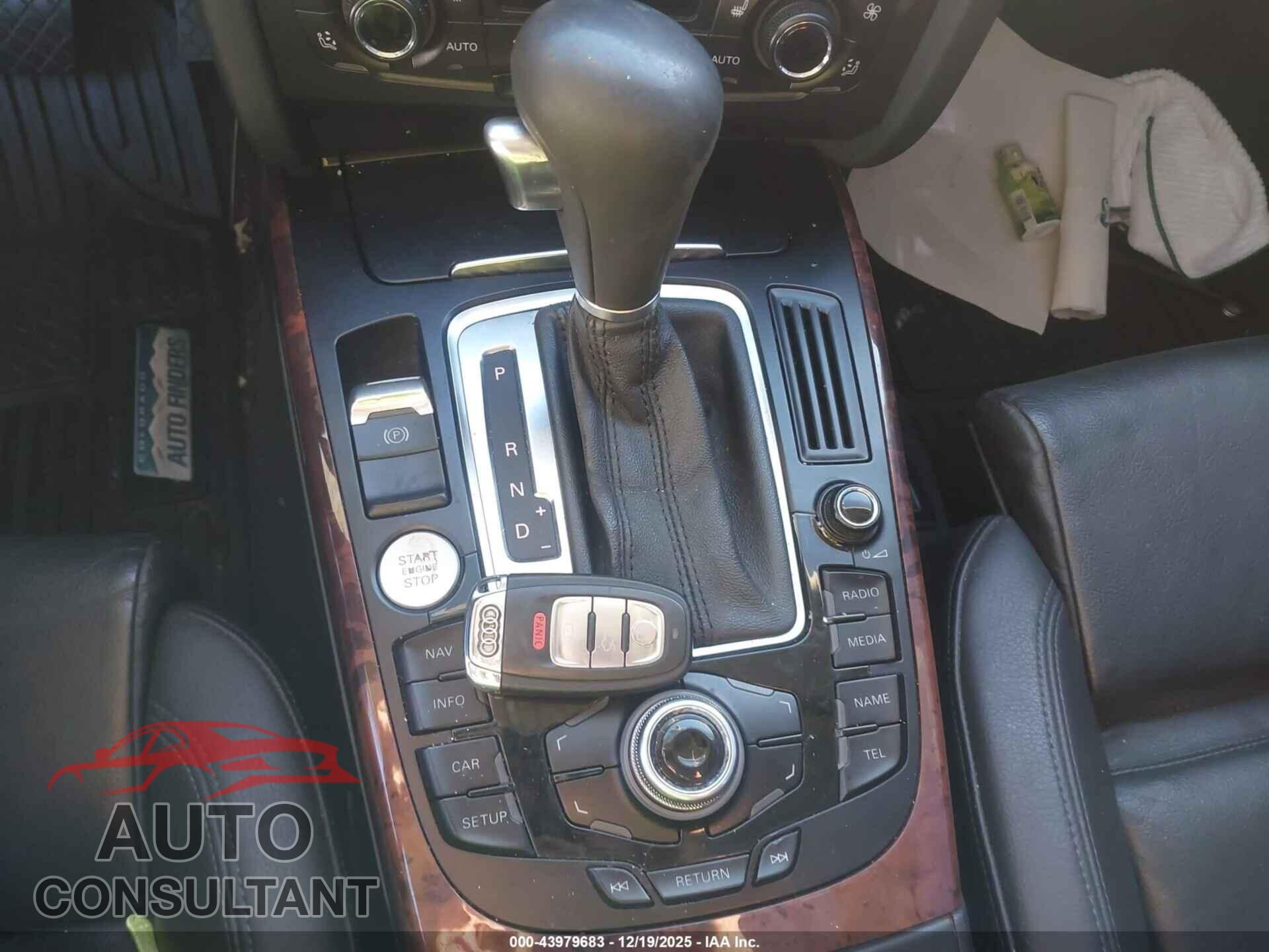 AUDI A5 2011 - WAUVFAFR1BA020025