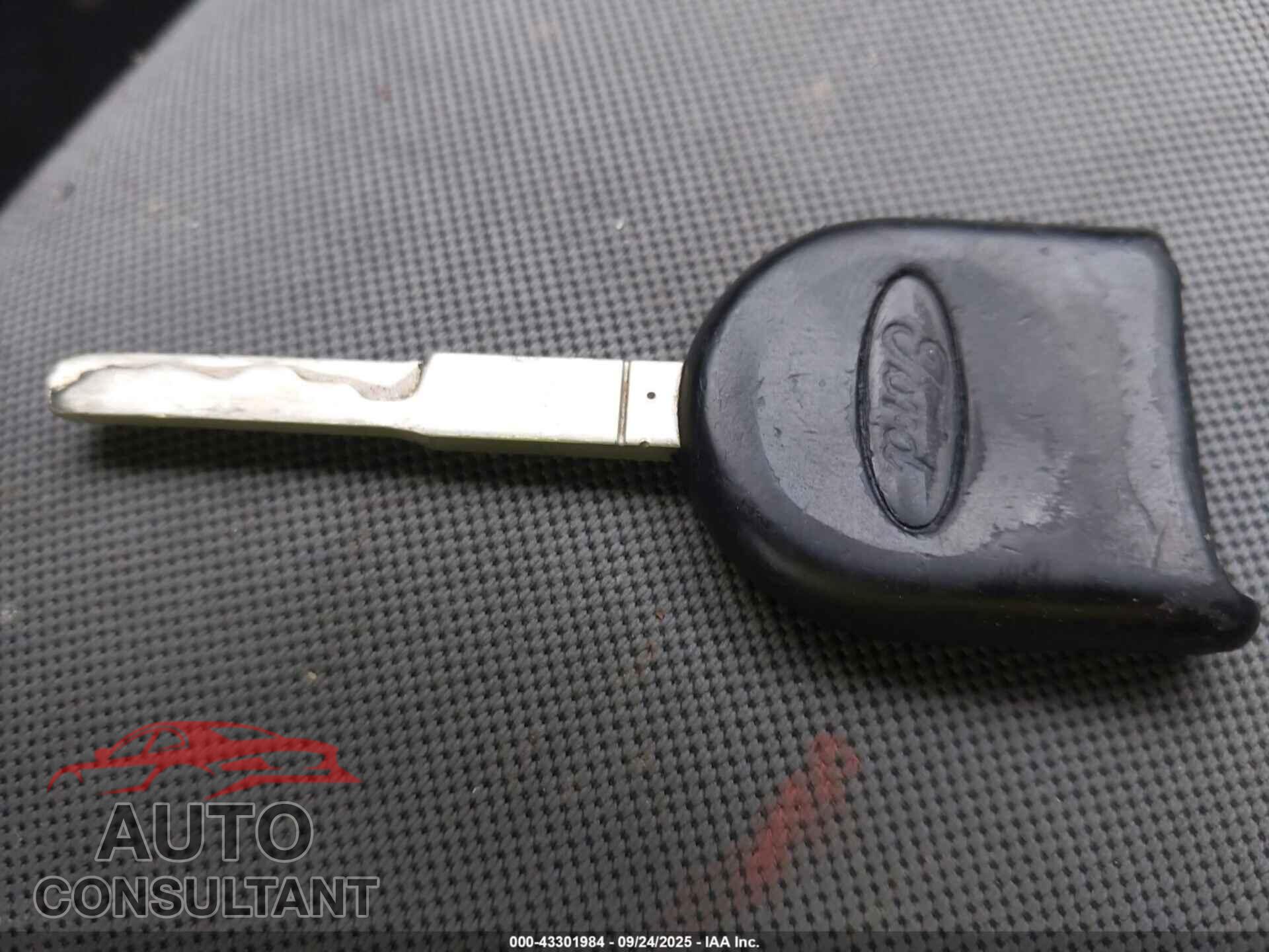 FORD FIESTA 2015 - 3FADP4AJ2FM179357