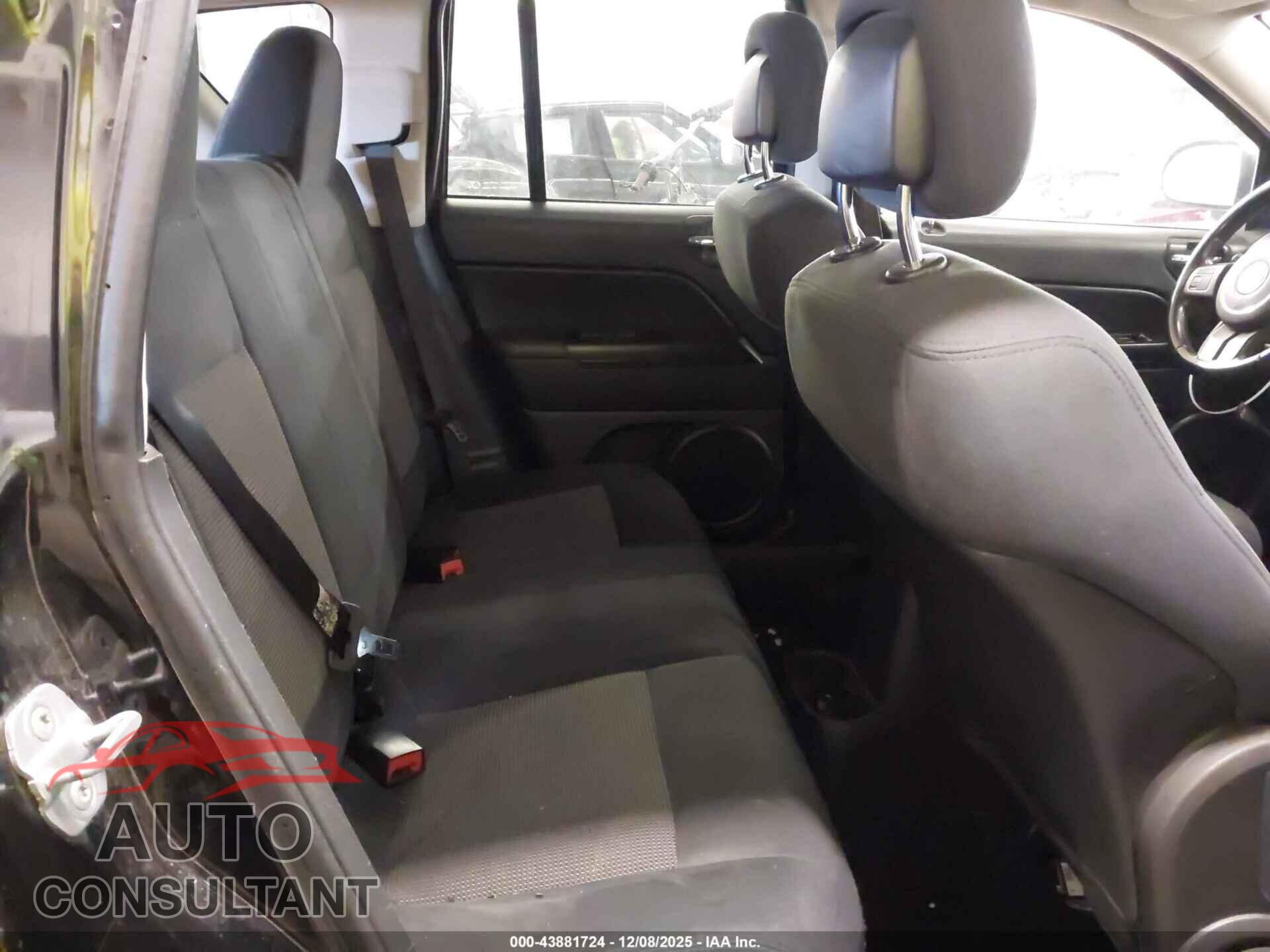 JEEP COMPASS 2011 - 1J4NF1FB2BD216666